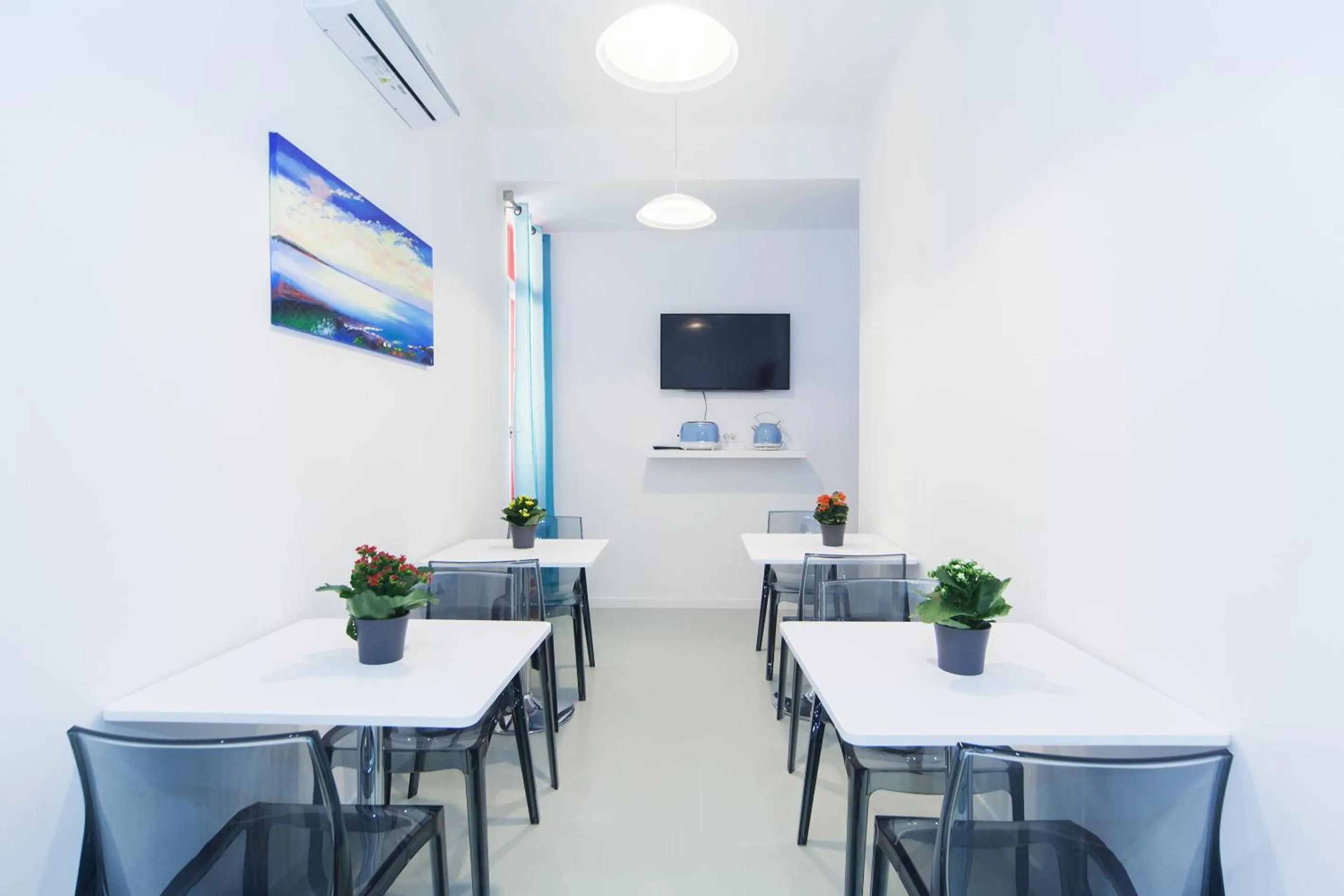 Communal lounge/ TV room in Casa Bella Pantheon