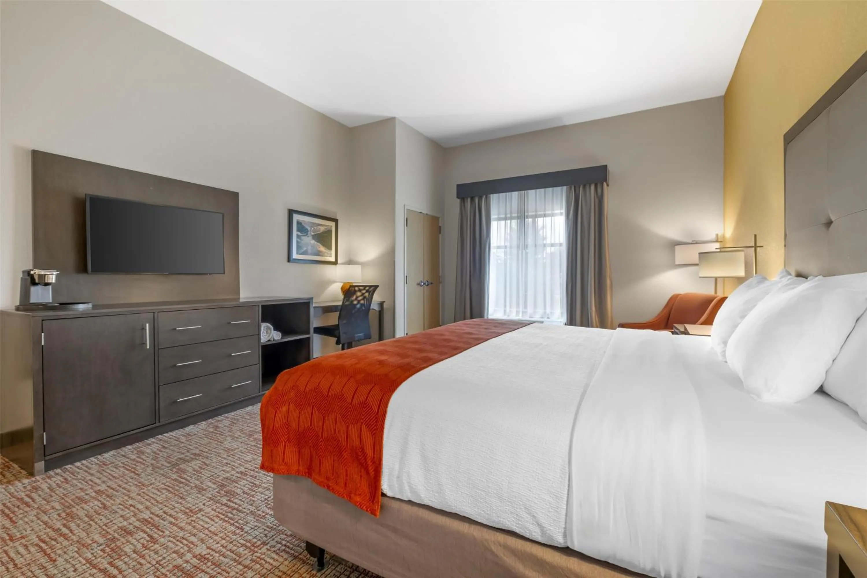 Bedroom, Bed in Best Western Plus Elizabethtown Inn & Suites