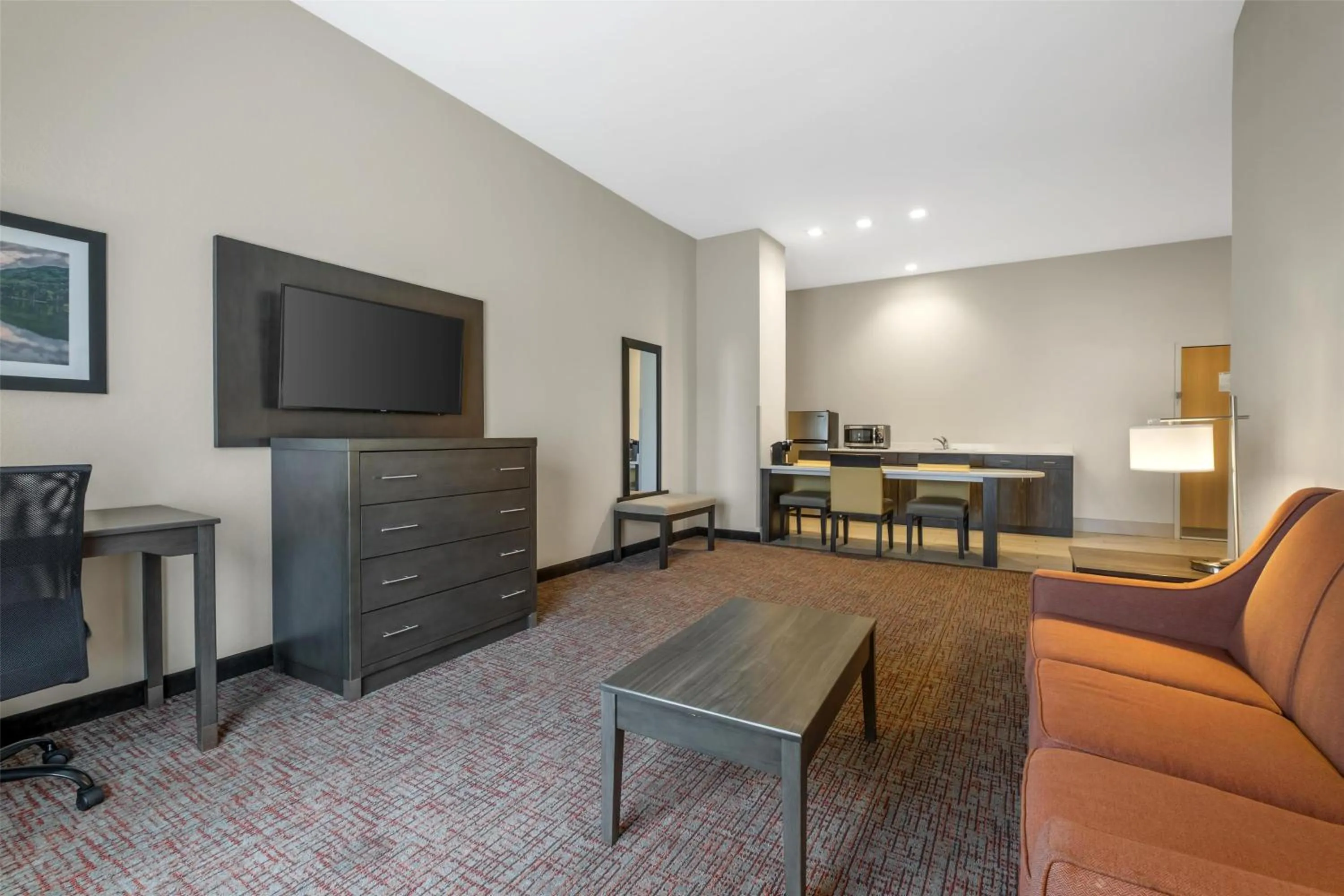 Bedroom in Best Western Plus Elizabethtown Inn & Suites