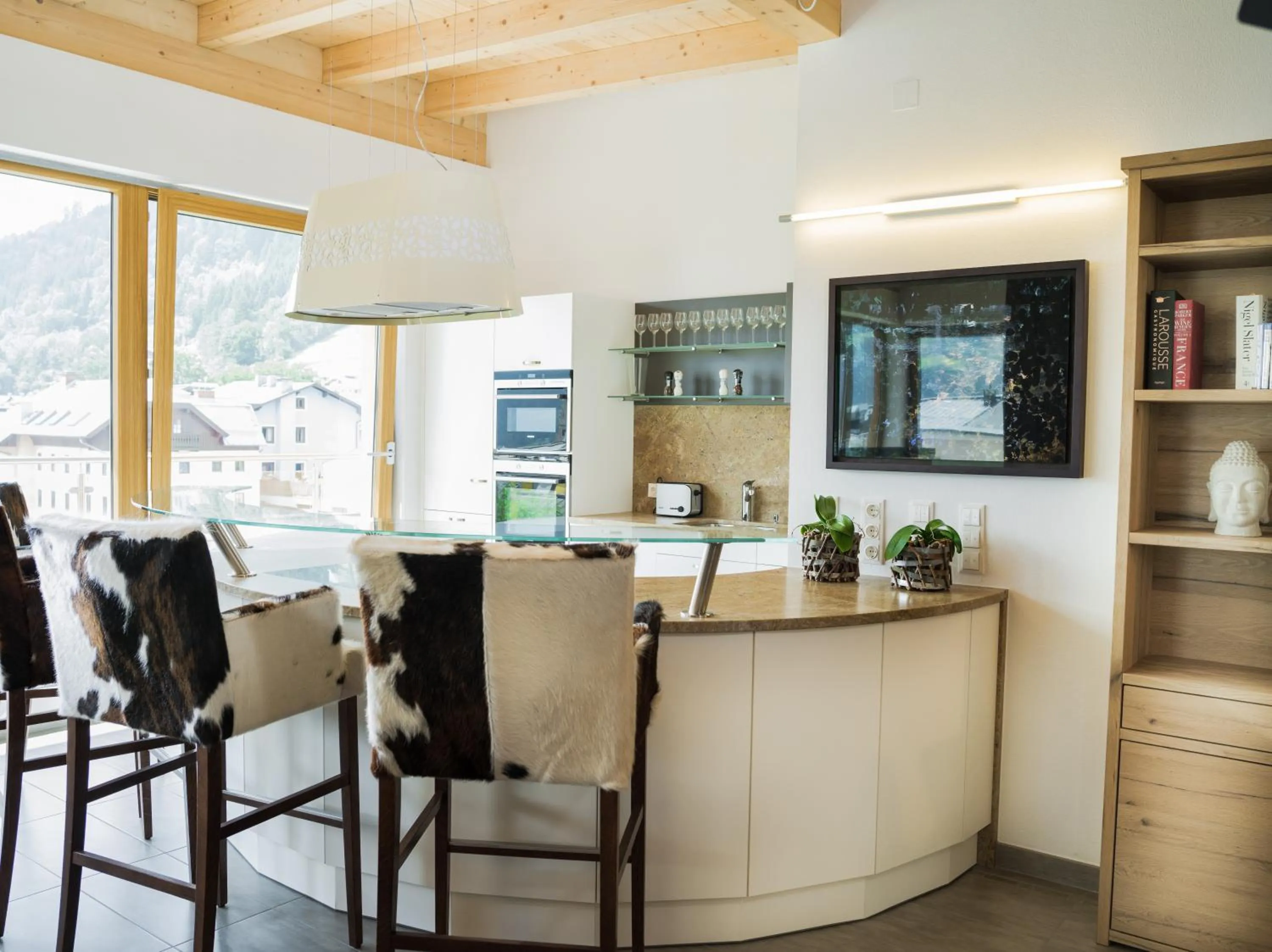 Kitchen or kitchenette in AlpenParks Residence Zell am See