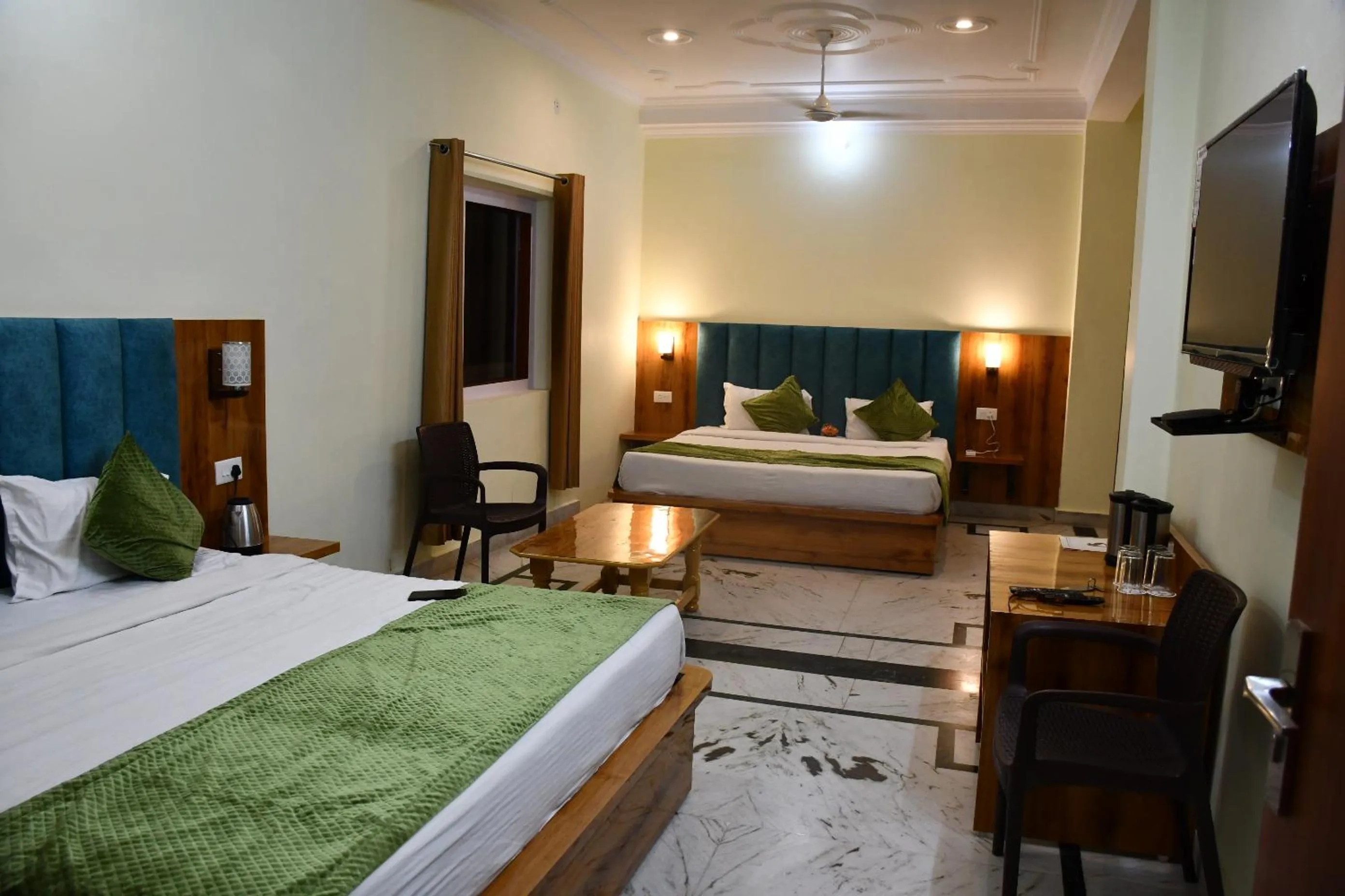 Bed in Shivansh Inn Resort