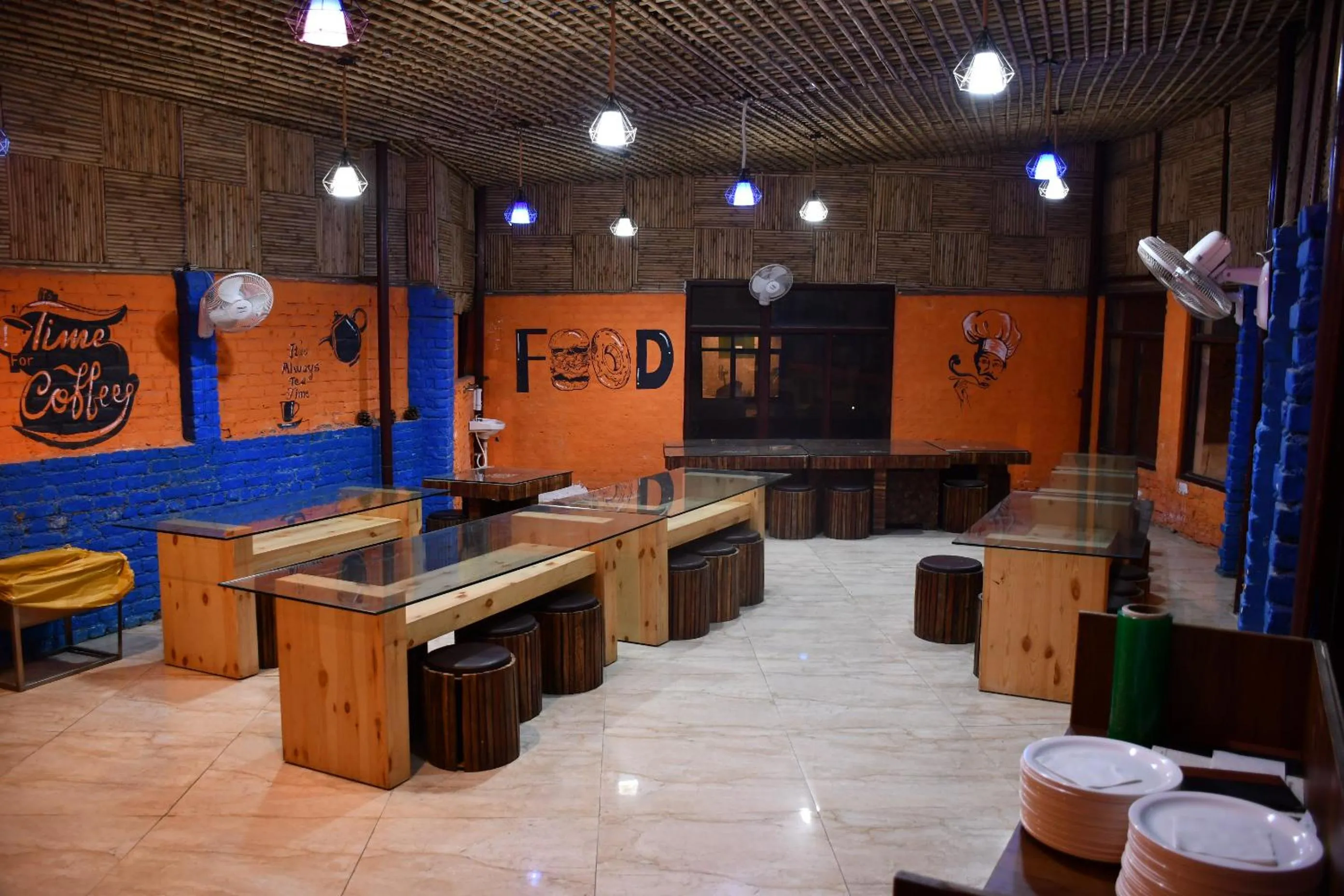 Restaurant/places to eat in Shivansh Inn Resort