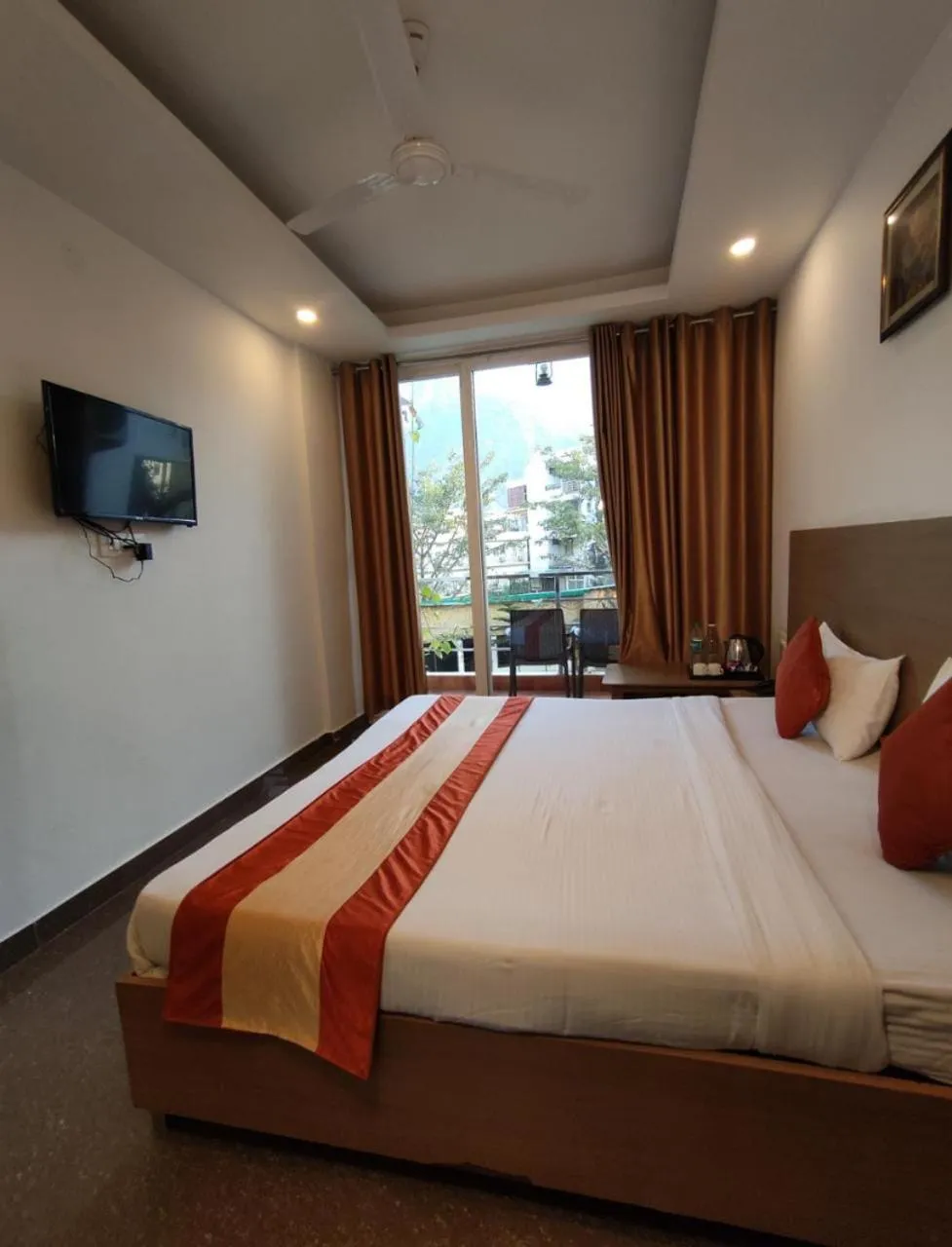 Bed in Shivansh Inn Resort