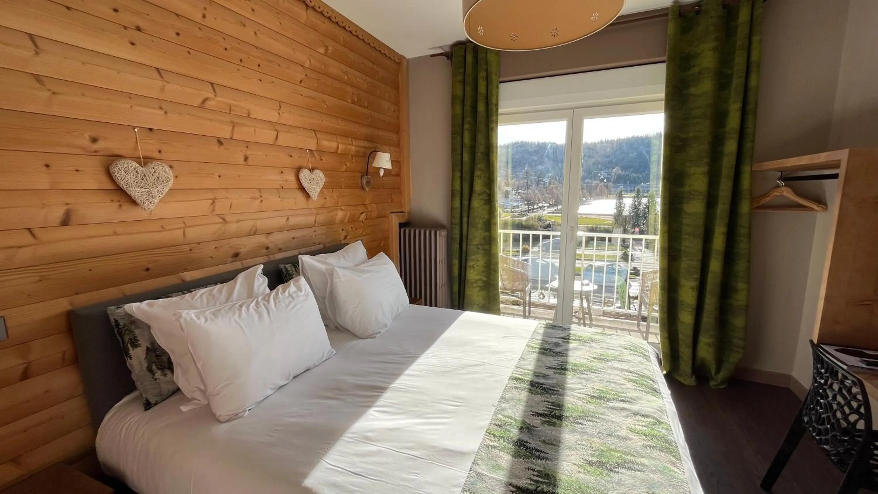 Bed in Annexe by Hôtel La Réserve