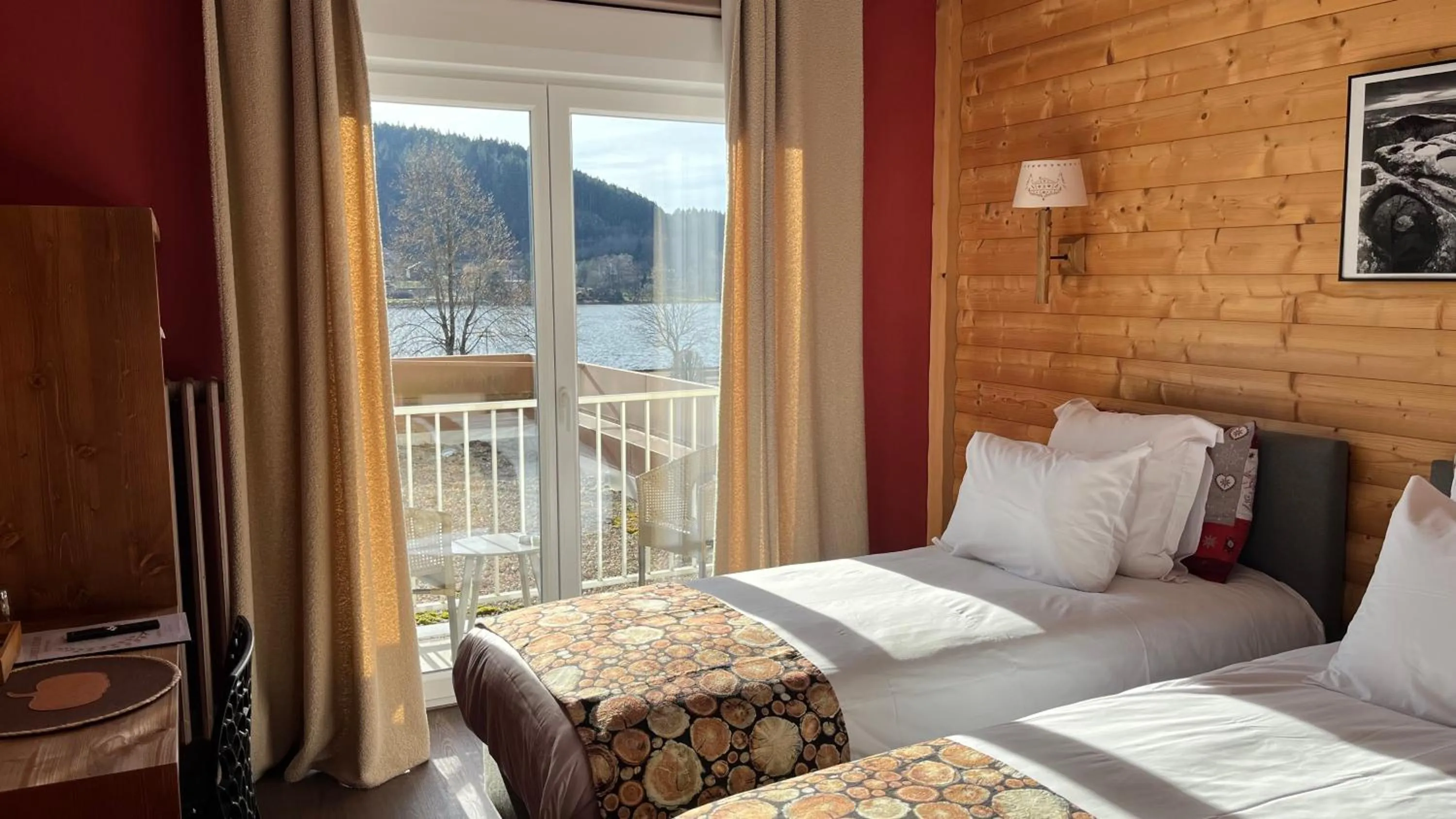 Bed in Annexe by Hôtel La Réserve