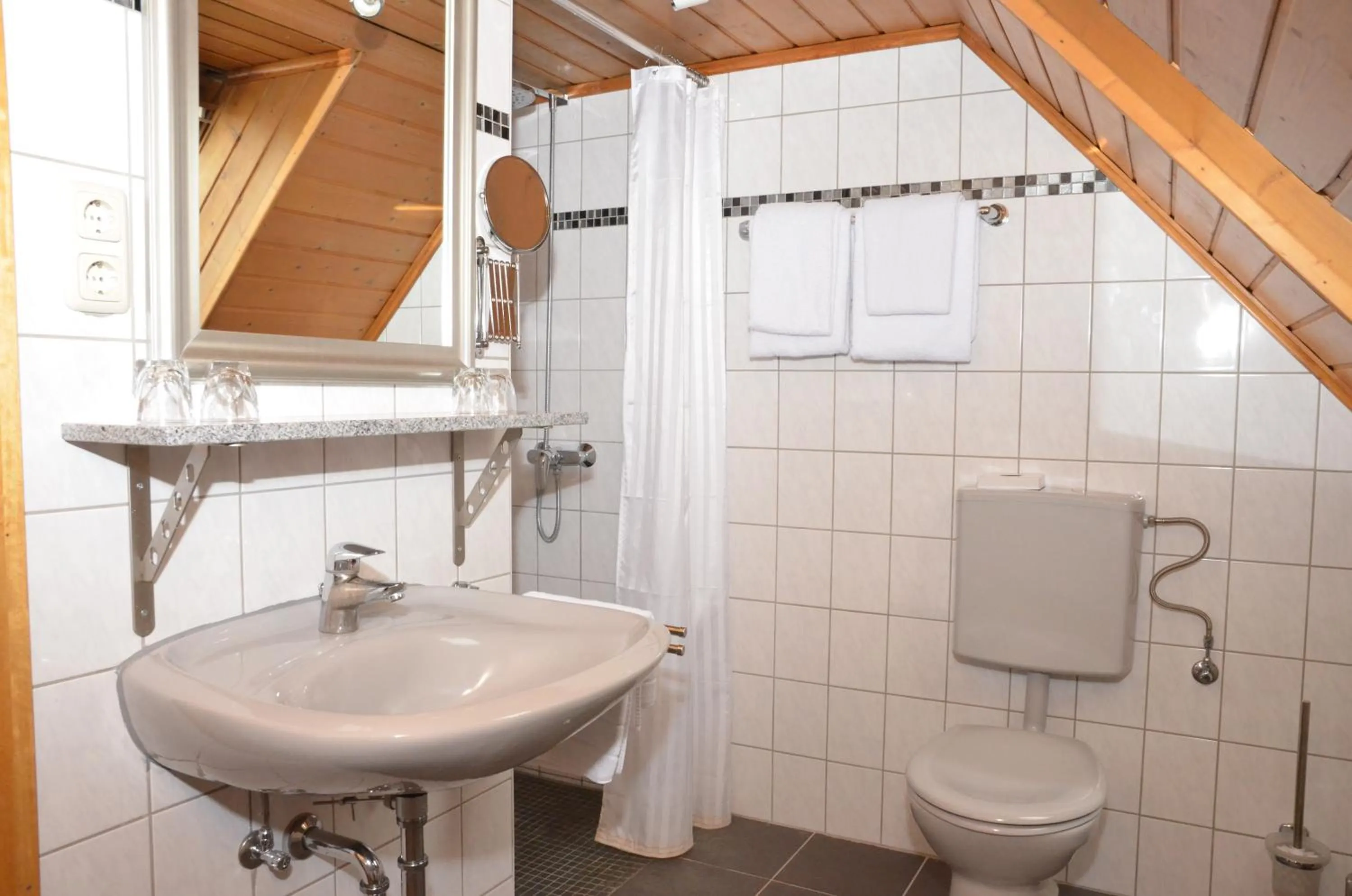 Bathroom in Weingasthof Zum weißen Roß