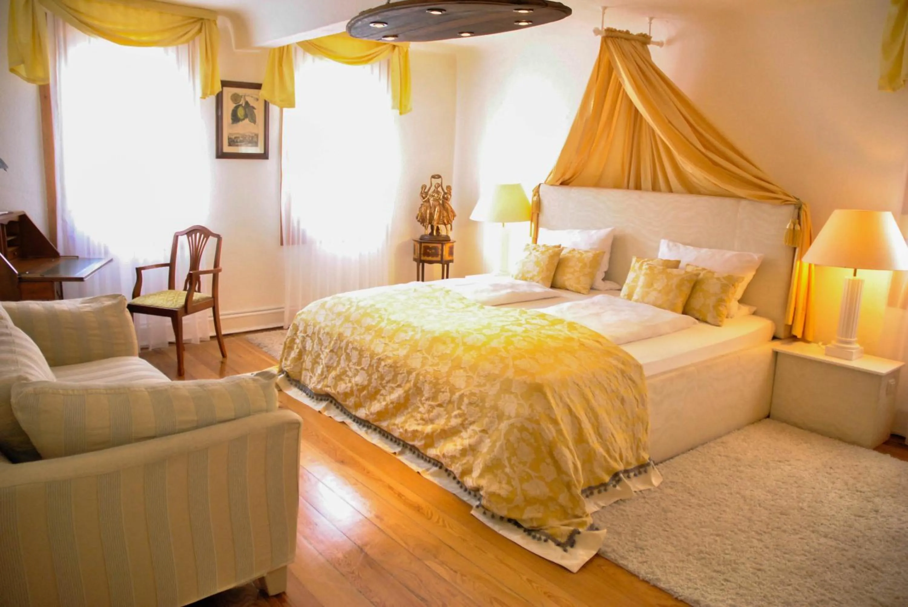 Day, Bed in Weingasthof Zum weißen Roß