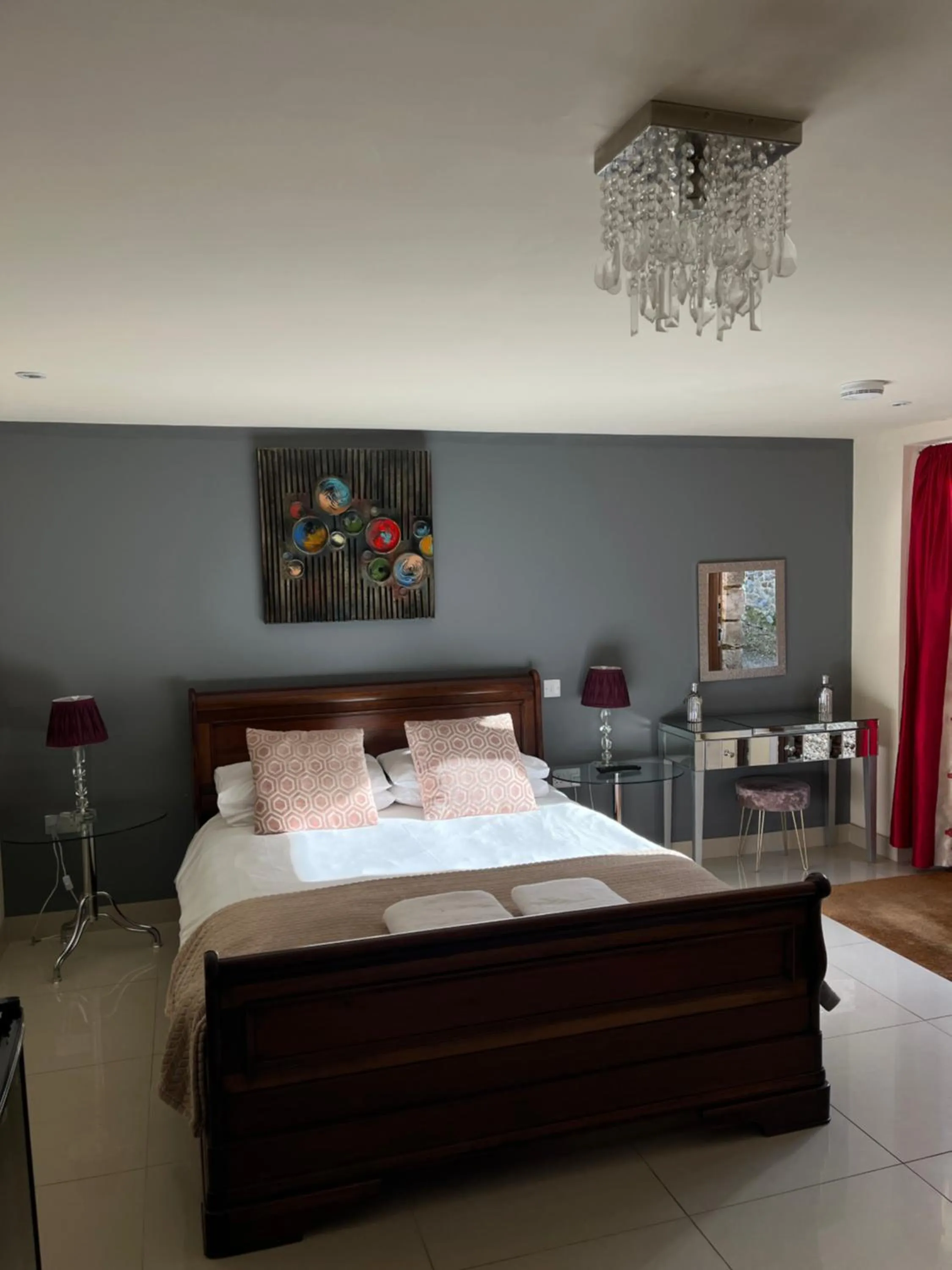 Country King in Hills Farm Stays