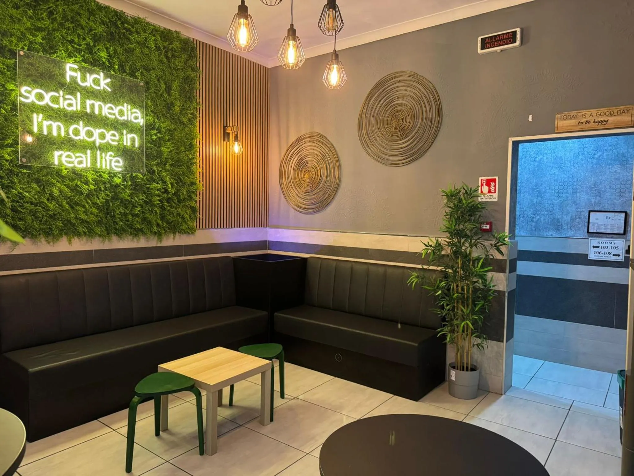 Communal lounge/ TV room in Palladini Rome