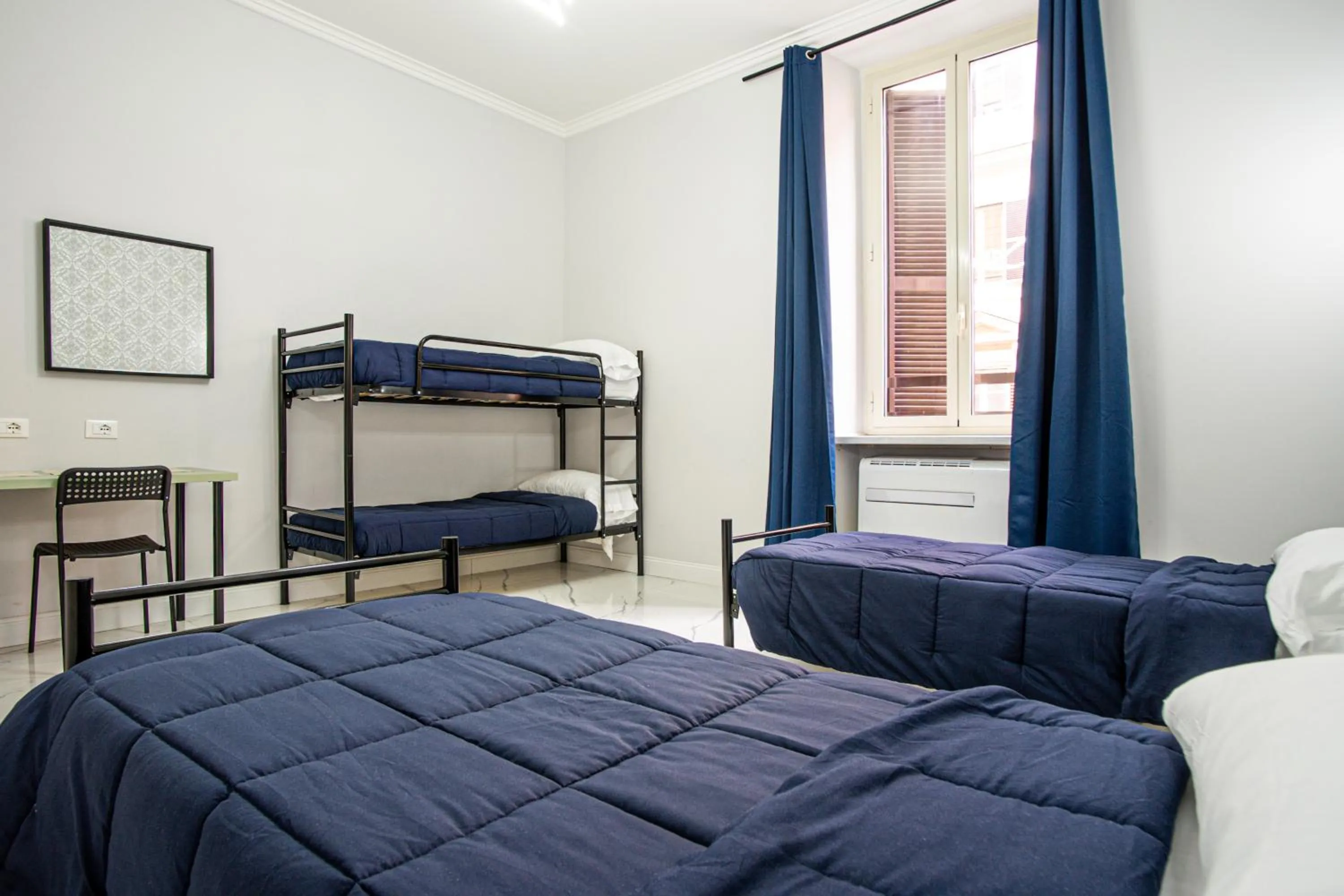 Property building, Bed in Palladini Rome