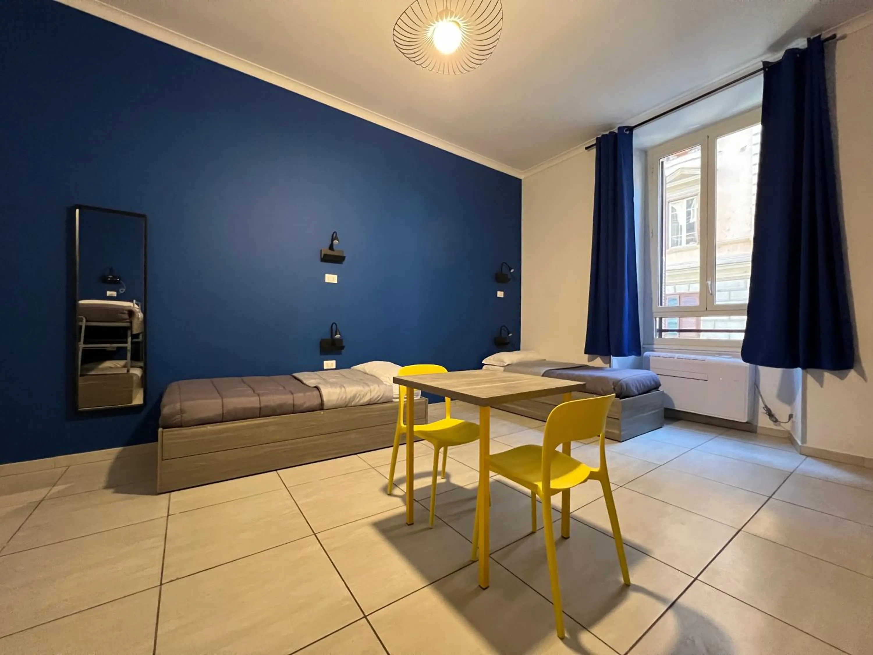 Family Room with Shared Bathroom in Palladini Rome