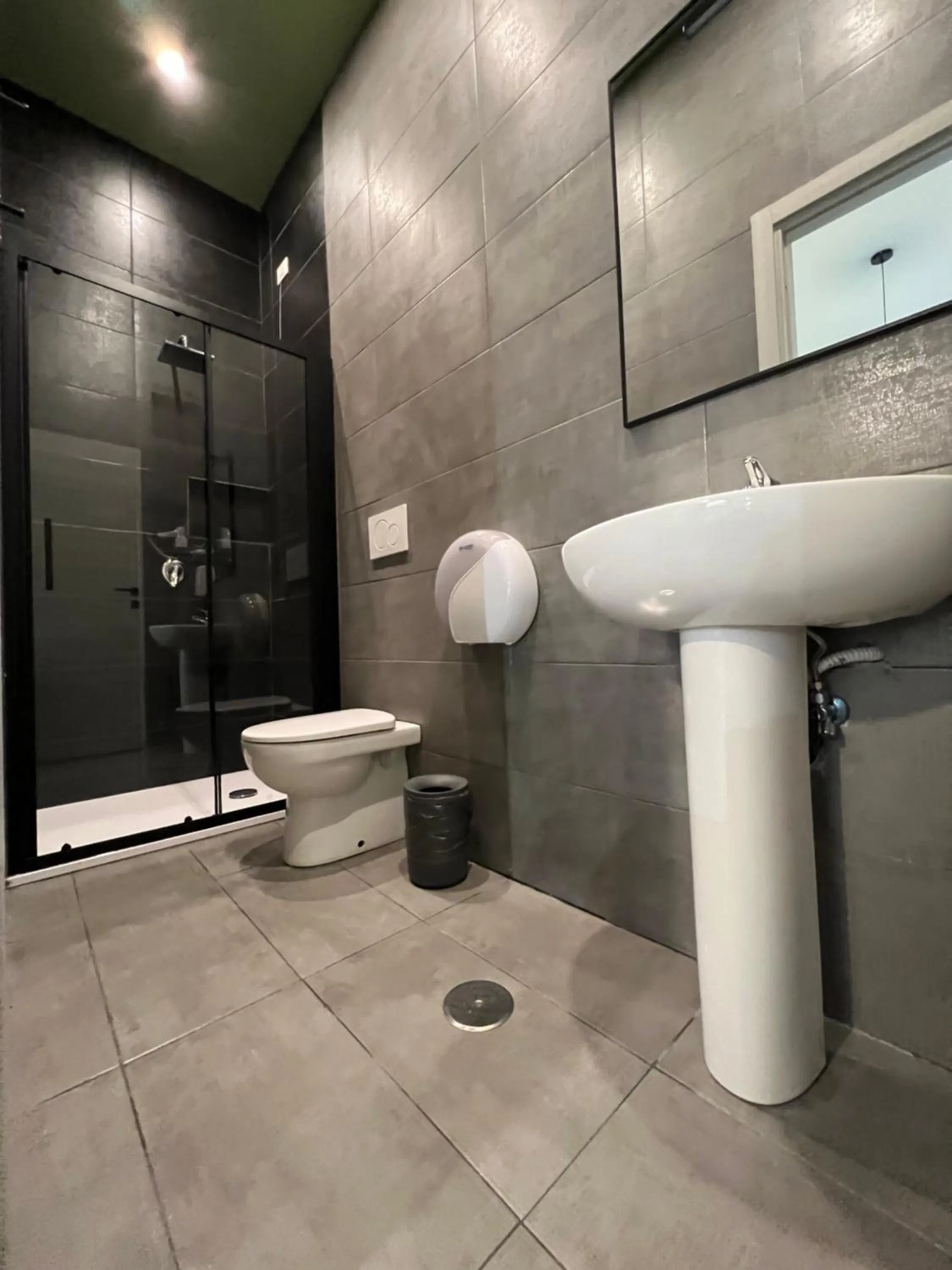 Shower in Palladini Rome