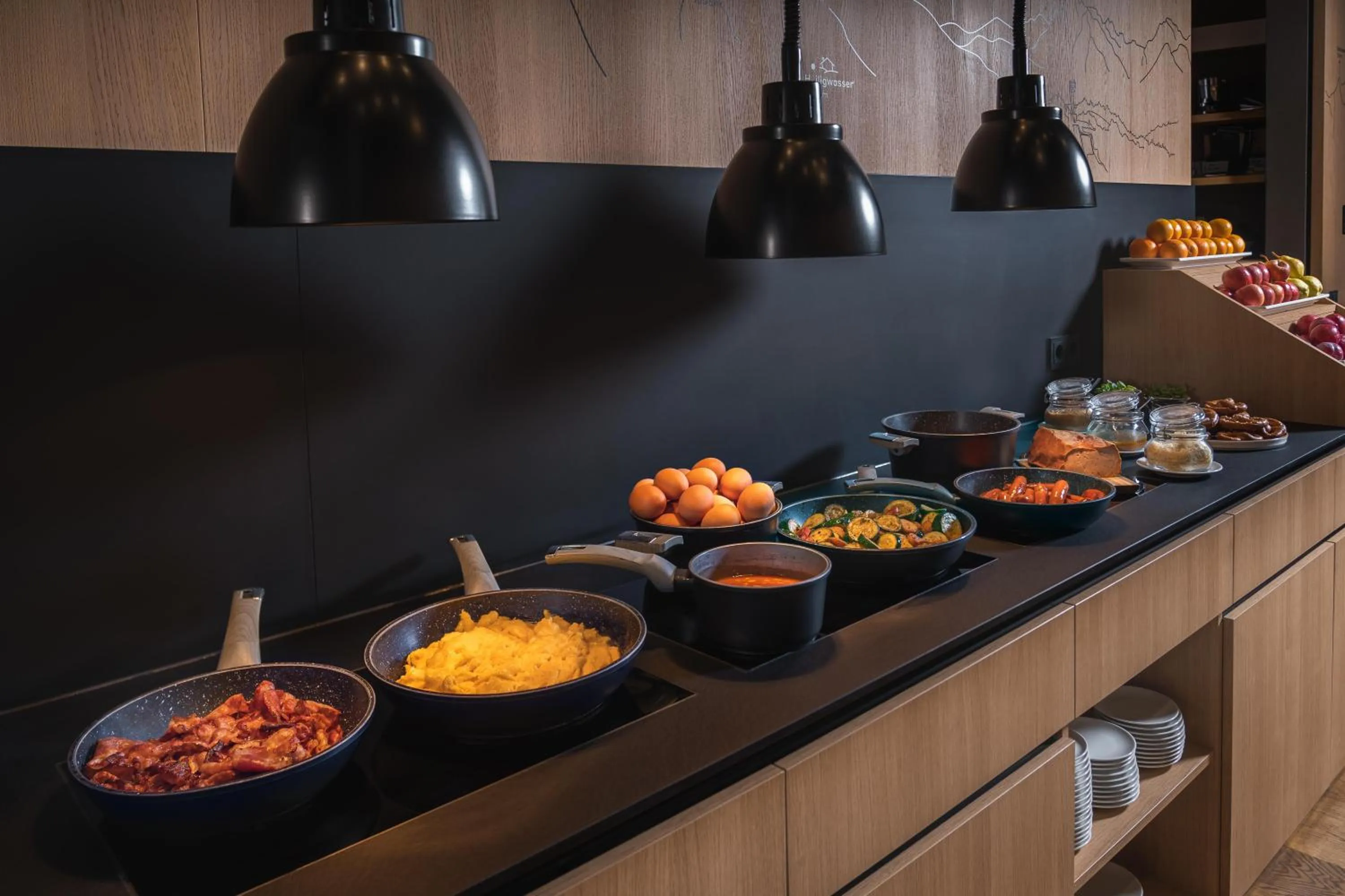 Restaurant/places to eat in ADLERS Hotel Innsbruck