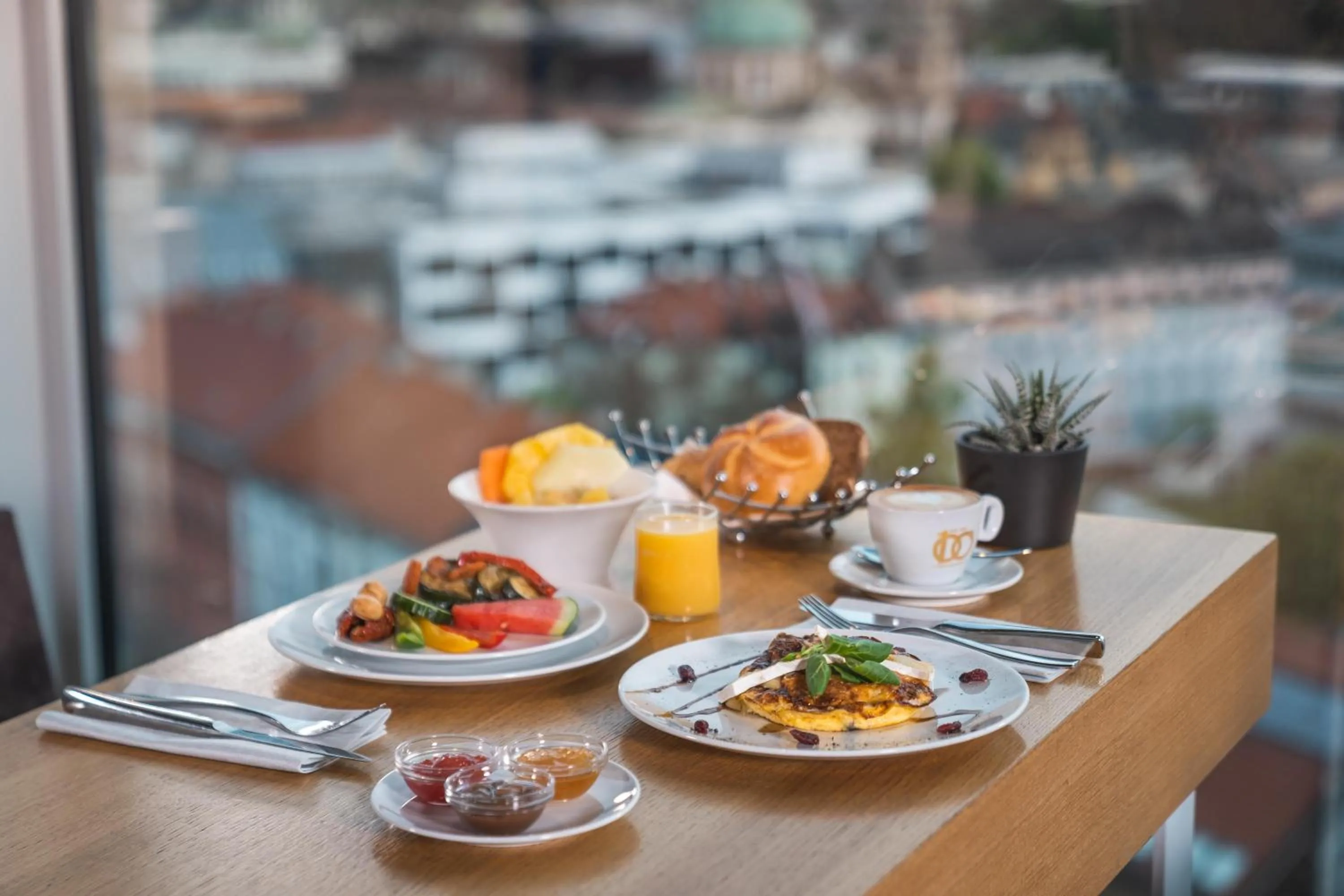 Restaurant/places to eat in ADLERS Hotel Innsbruck