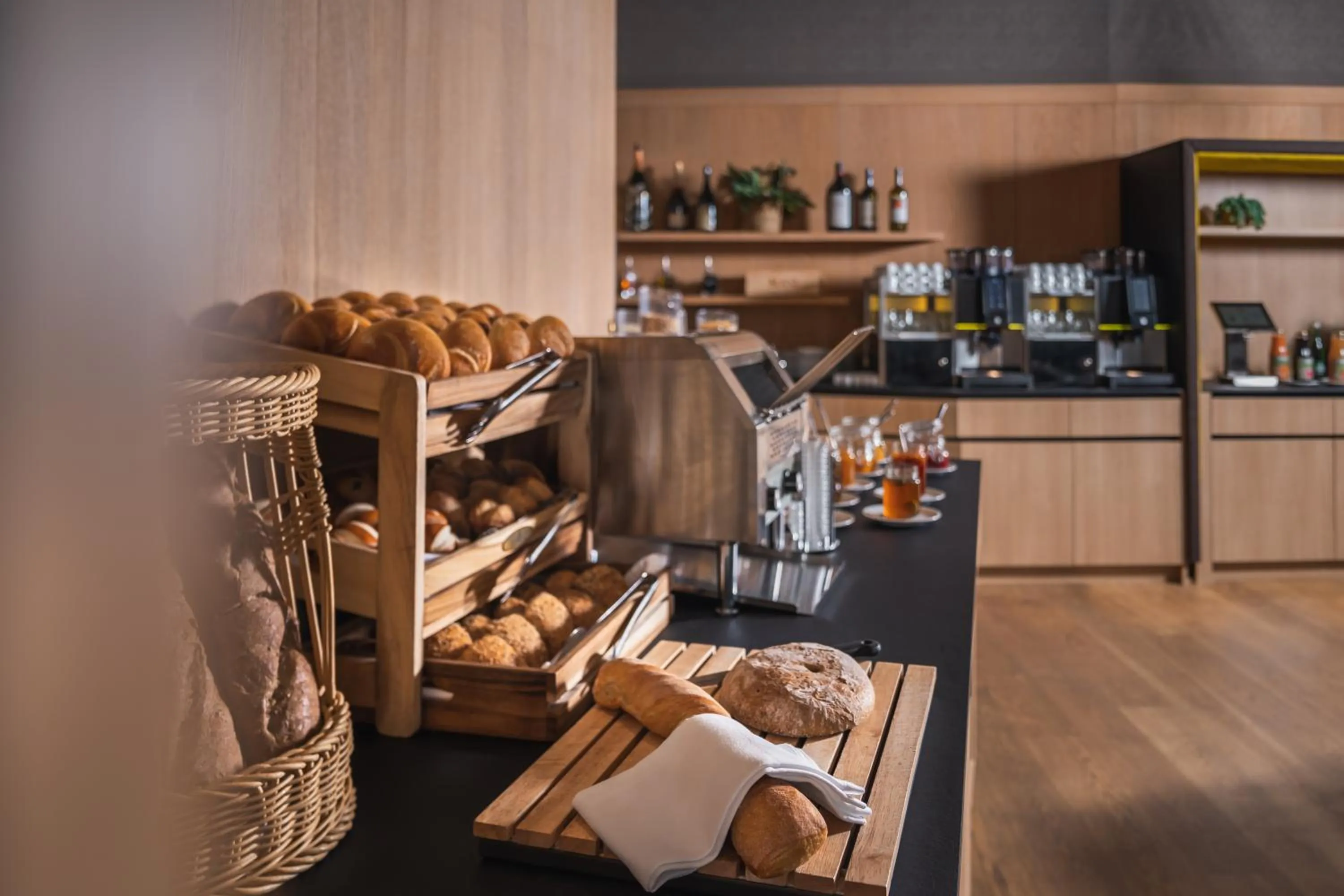 Breakfast in ADLERS Hotel Innsbruck