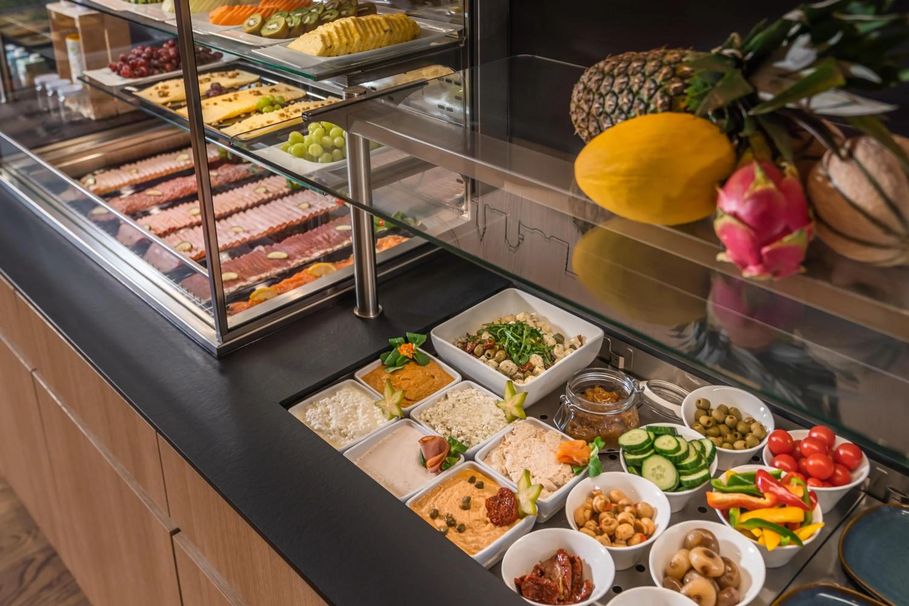 Restaurant/places to eat in ADLERS Hotel Innsbruck