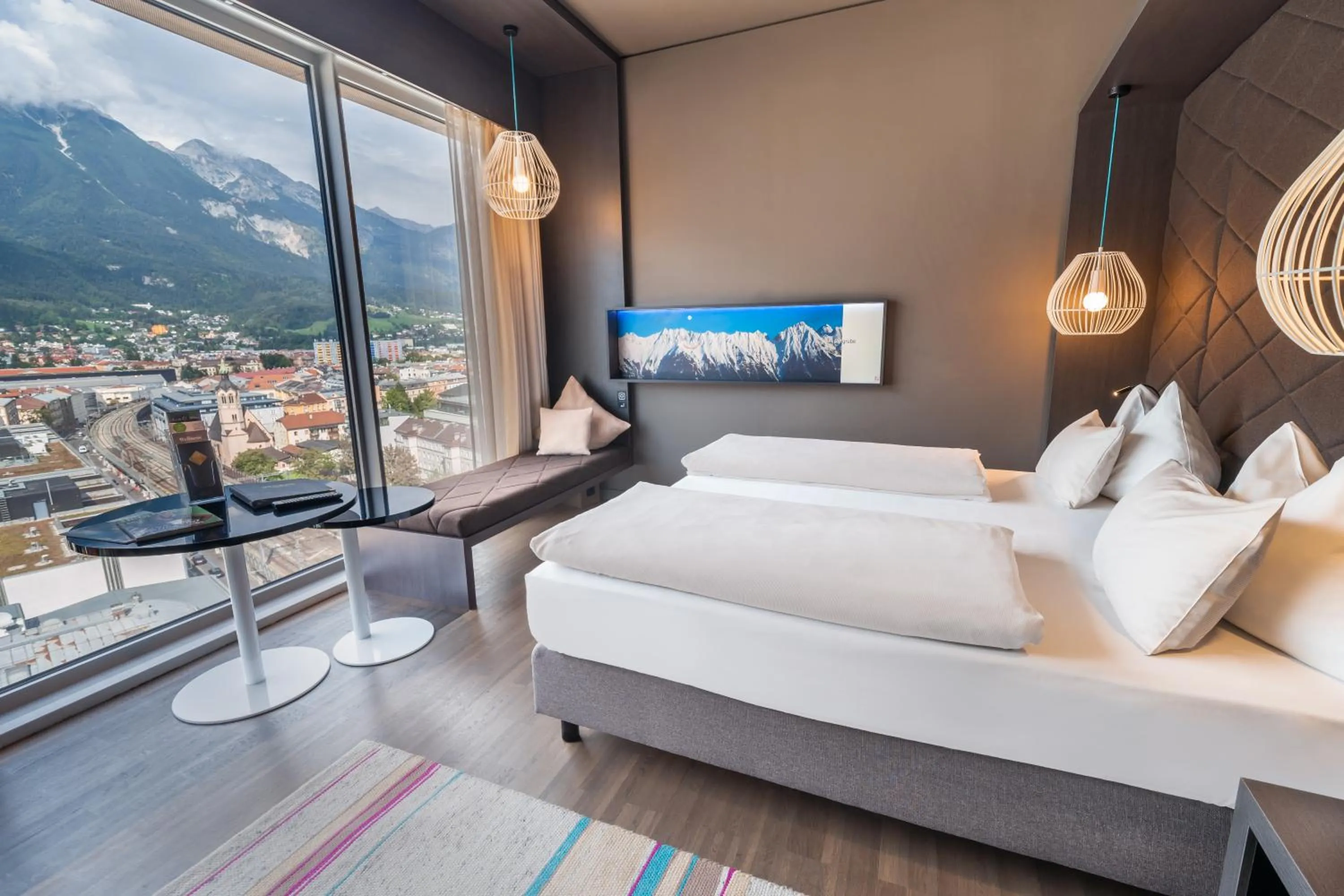 Mountain view, Bed in ADLERS Hotel Innsbruck