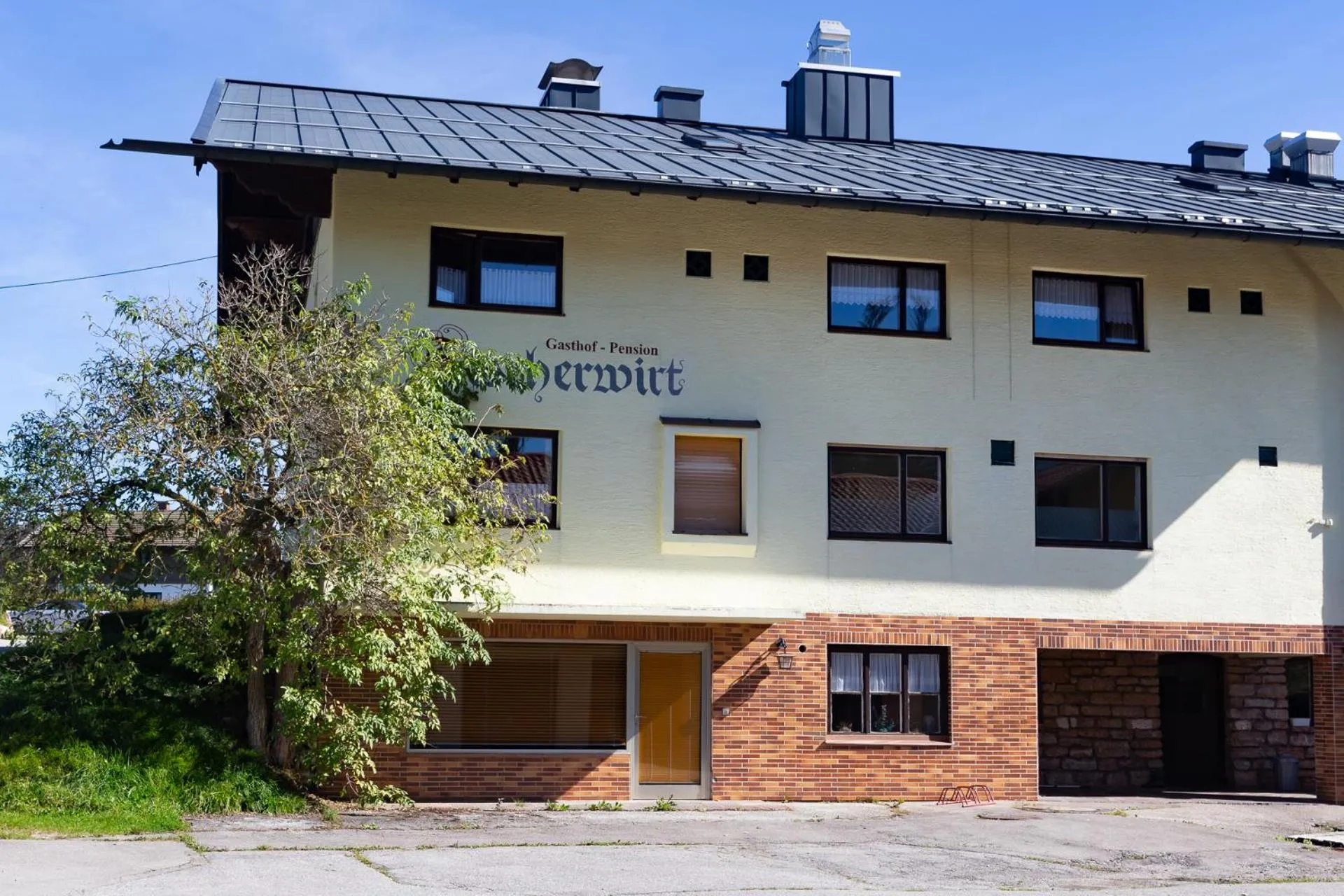 Facade/entrance in DEVA Hotel-Restaurant Fischerwirt inklusive Chiemgau Card