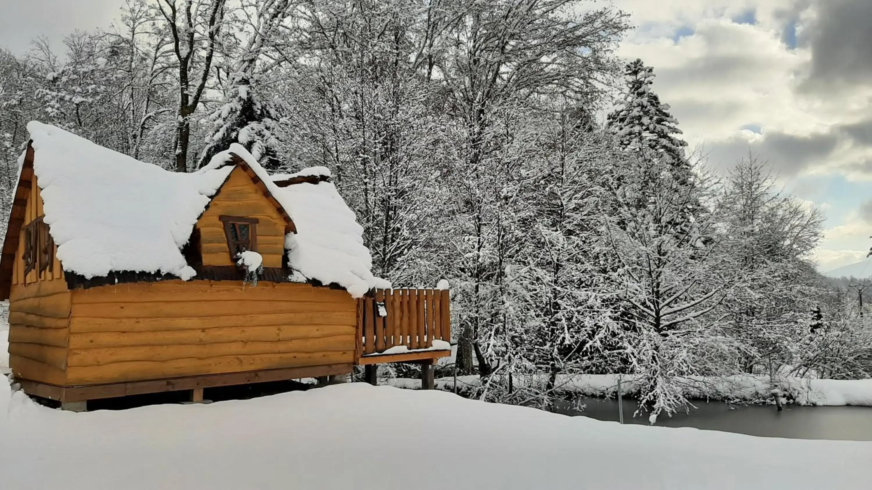 Small Double Room in Le Domaine du Châtelet Small Double Room in Le Domaine du Châtelet