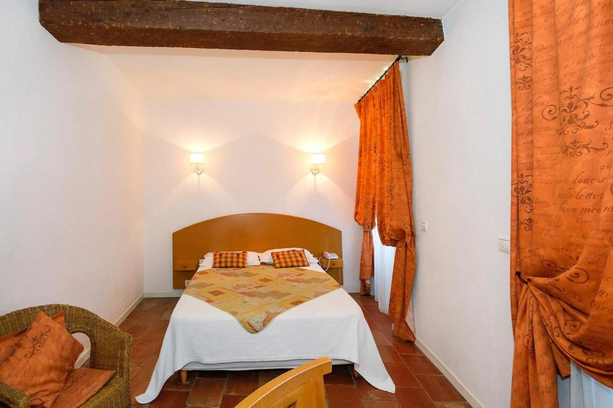 Bedroom, Bed in Logis Hôtels - Hôtel Restaurant du Midi