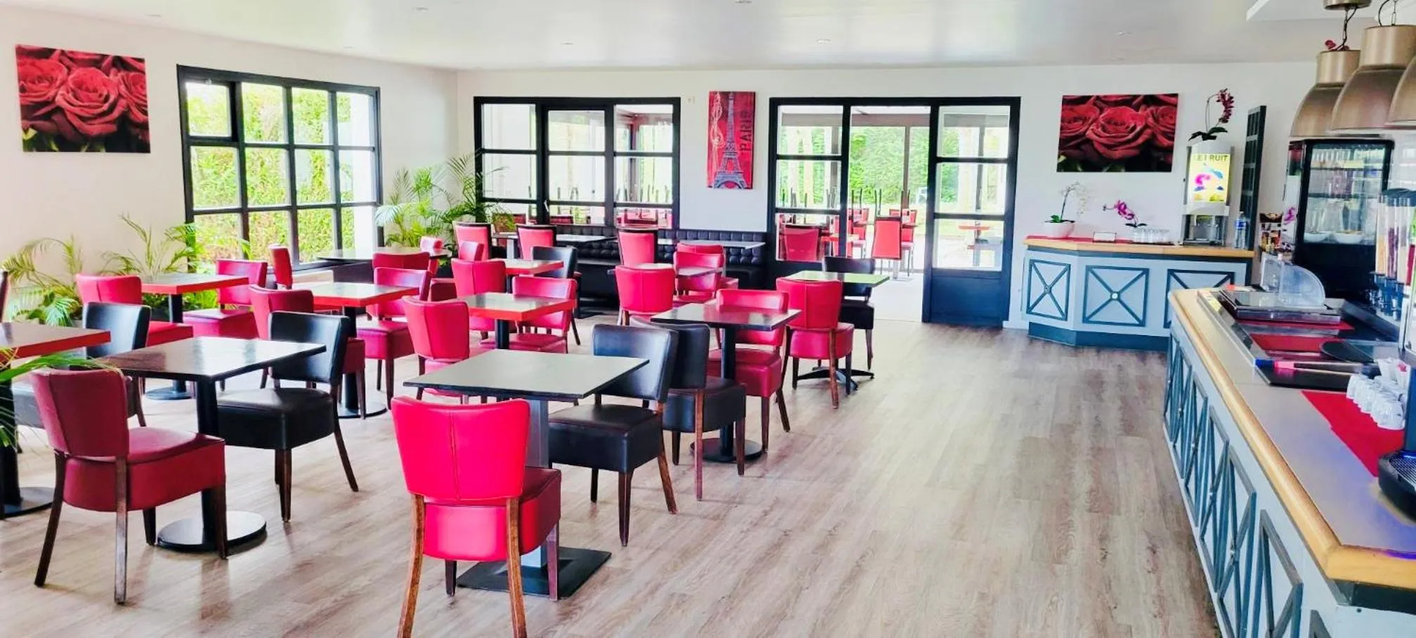 Breakfast in Hotel Pavillon des Gatines