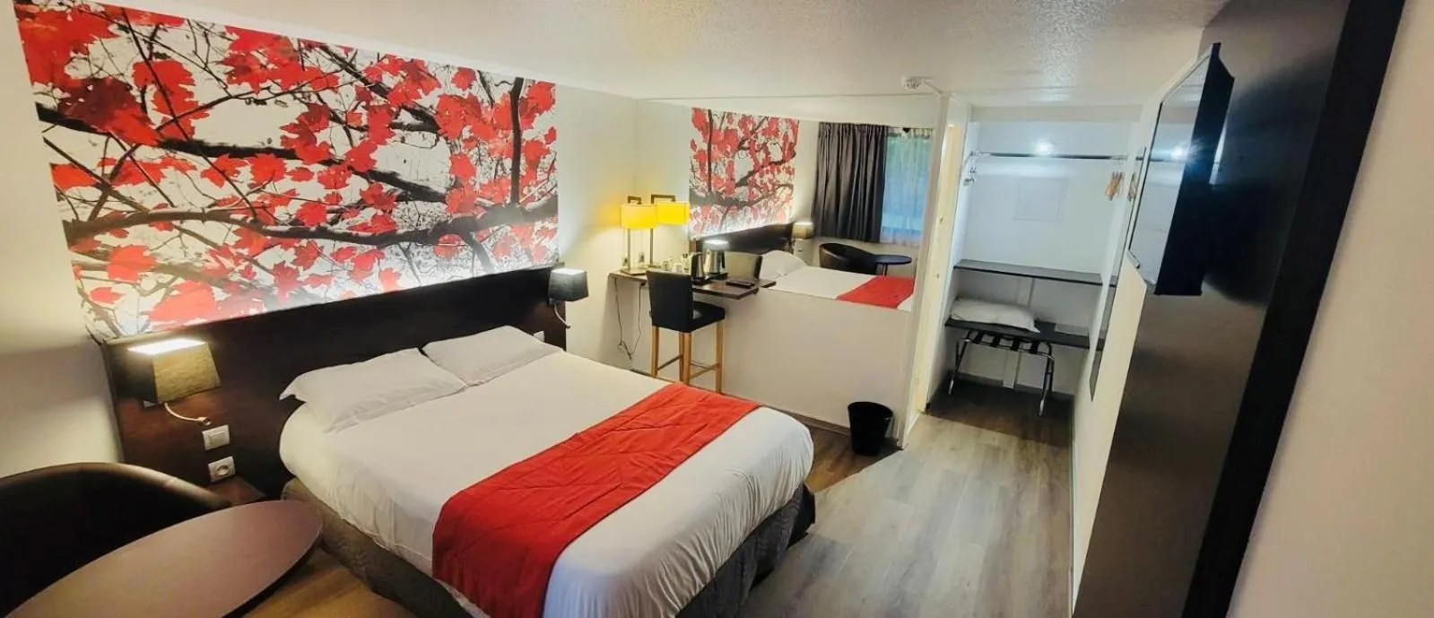 Bed in Hotel Pavillon des Gatines