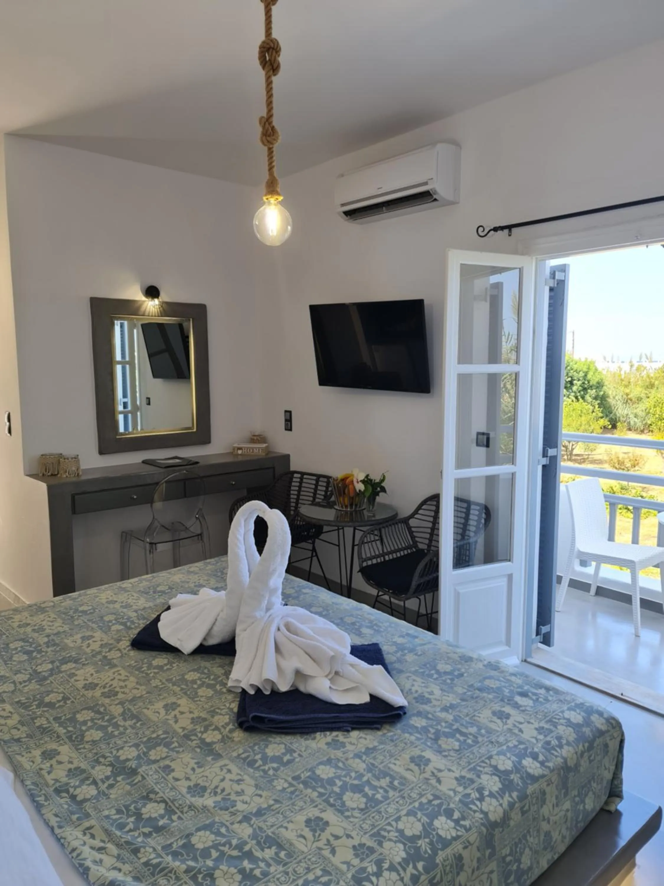 Bedroom, Bed in Zoumis Residence