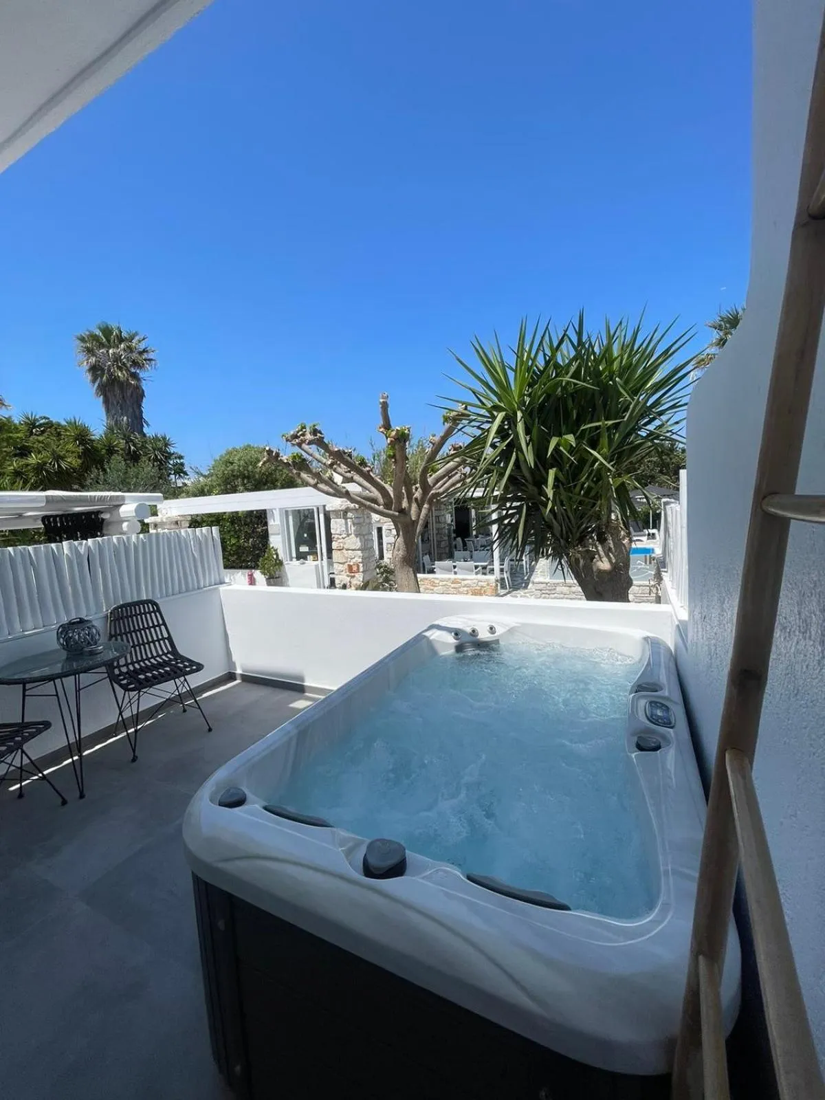 Day in Zoumis Residence