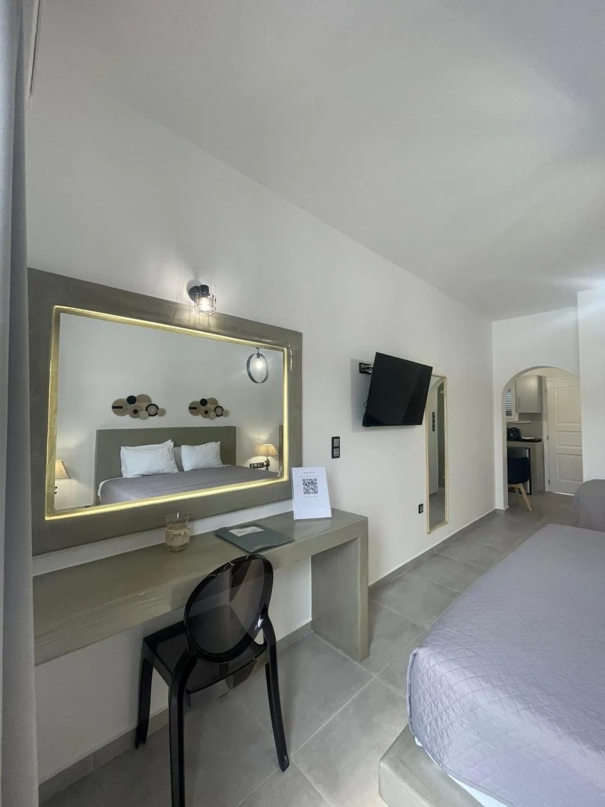 TV and multimedia, Bed in Zoumis Residence