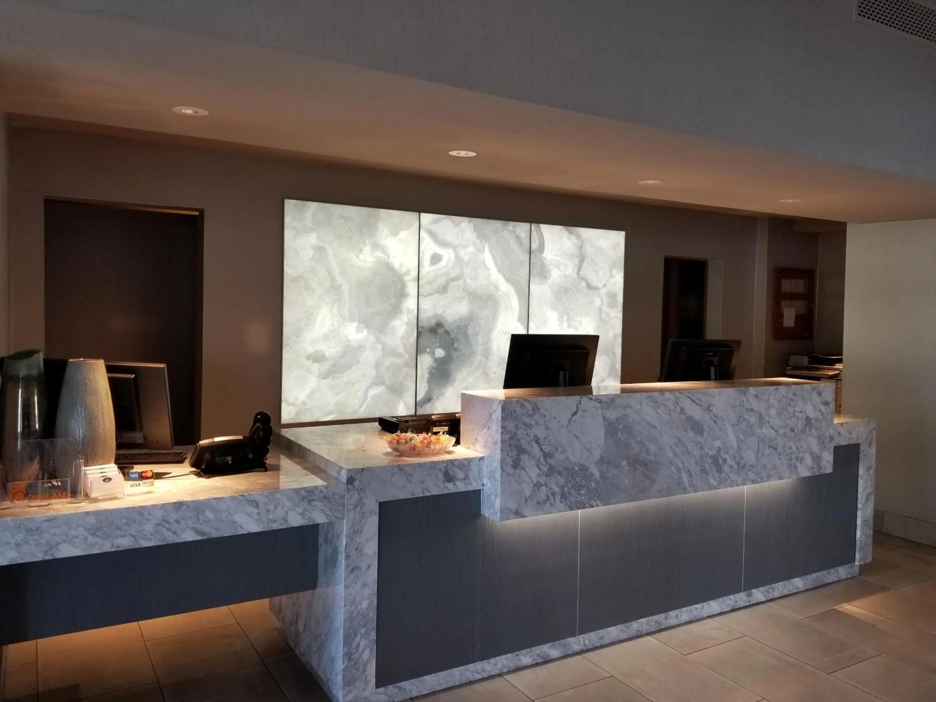 Lobby or reception in Executive Inn & Suites Oakland