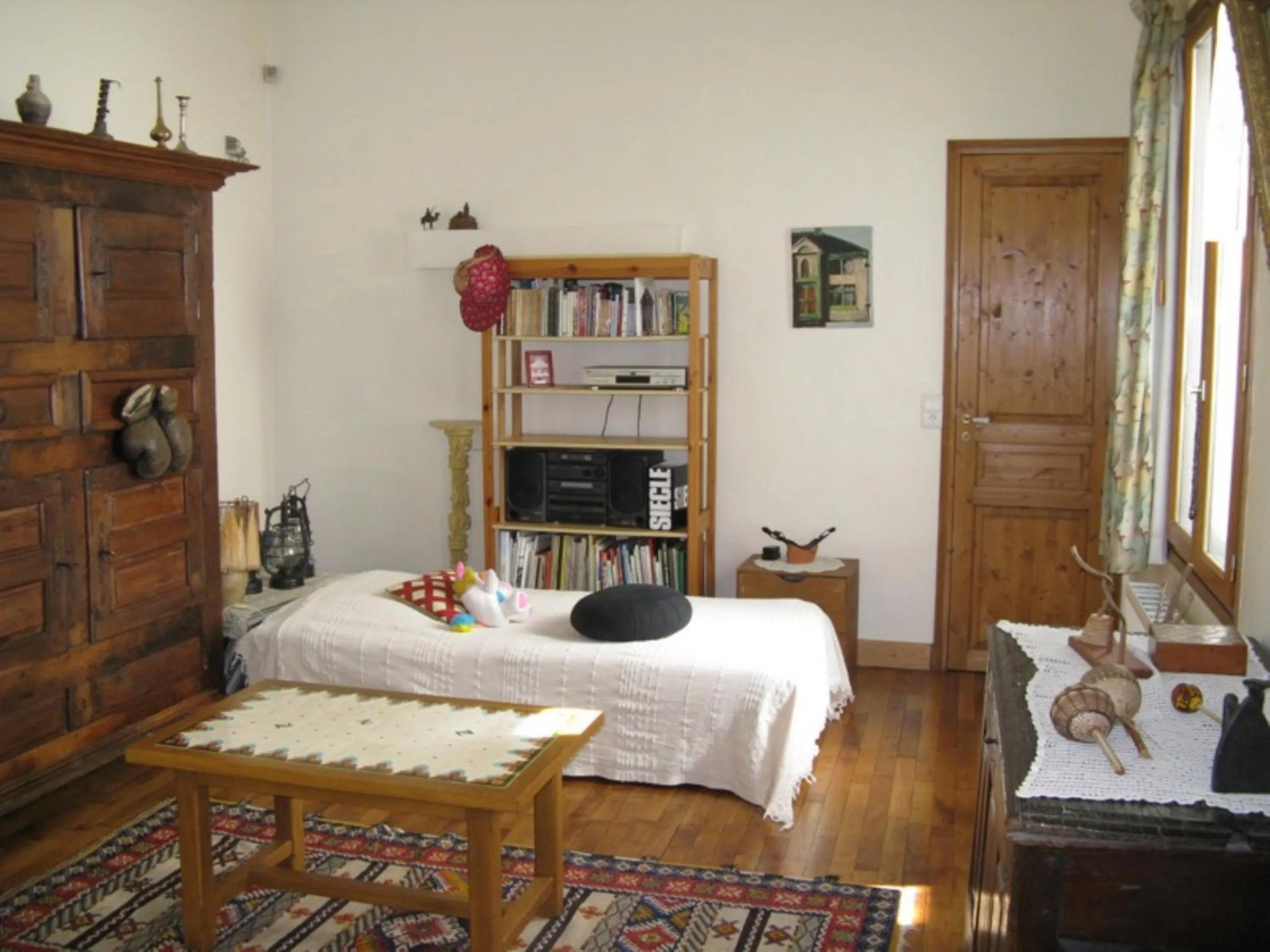 Bedroom, Bed in Chambres d'hôtes Haut de Belleville