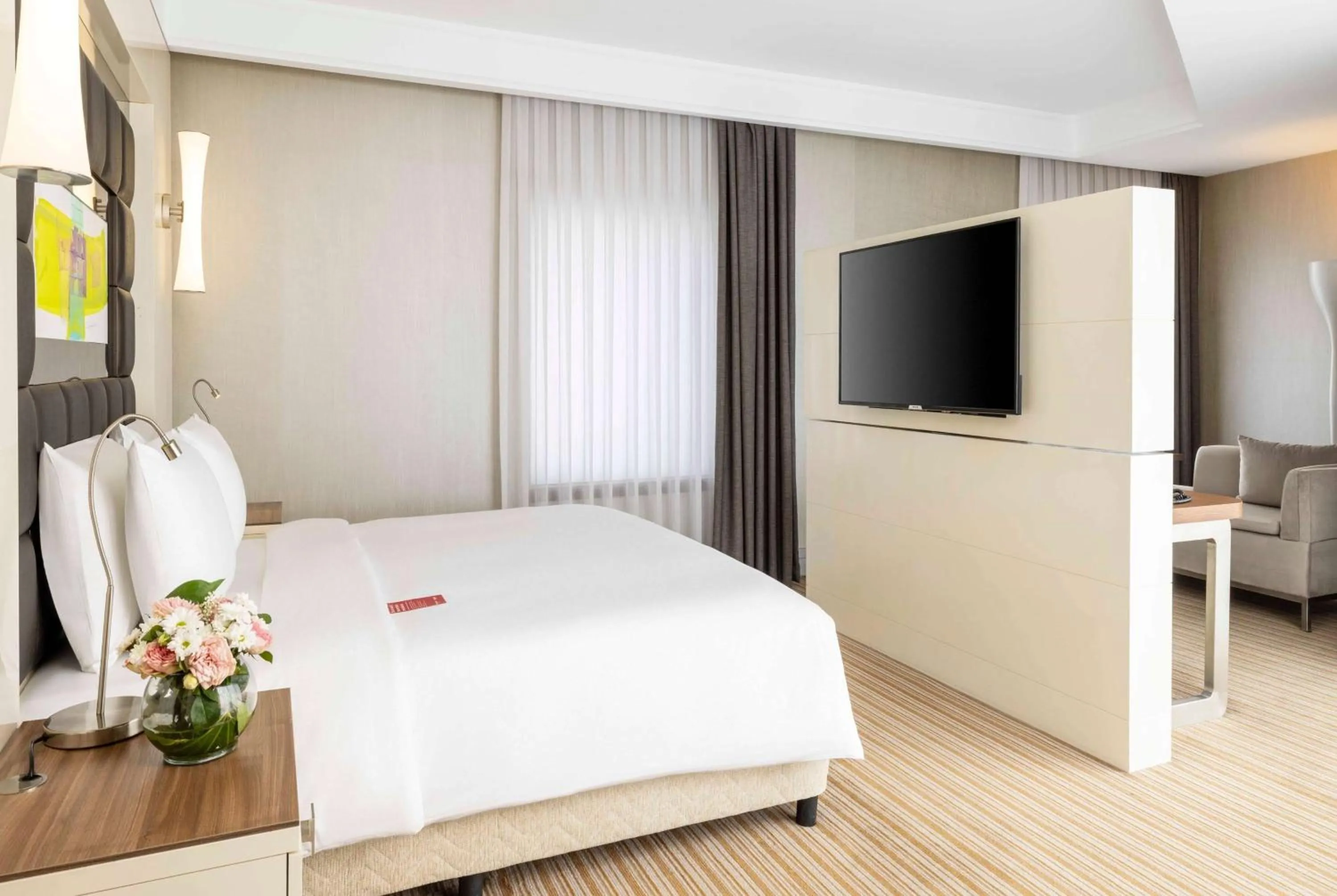 Photo of the whole room, Bed in Ramada Plaza By Wyndham Istanbul Tekstilkent