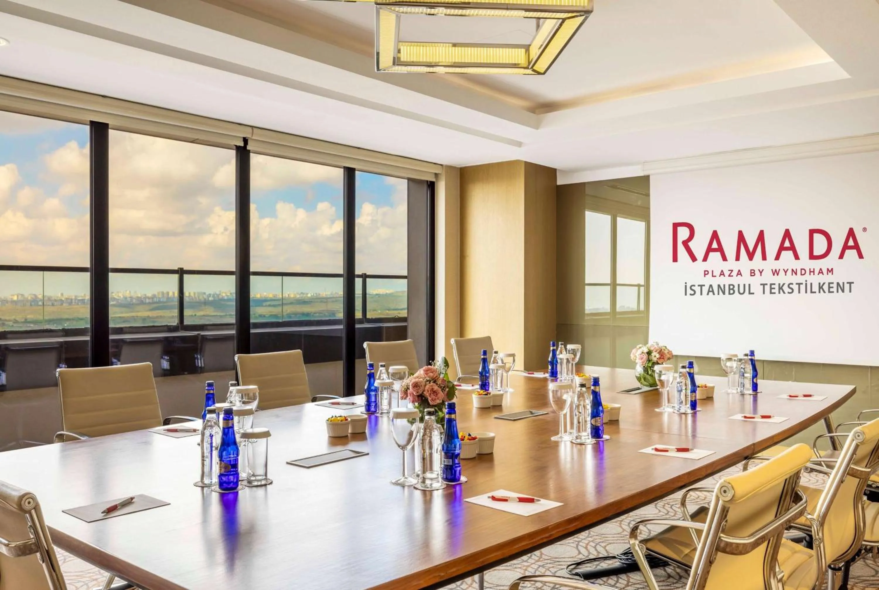 Meeting/conference room in Ramada Plaza By Wyndham Istanbul Tekstilkent