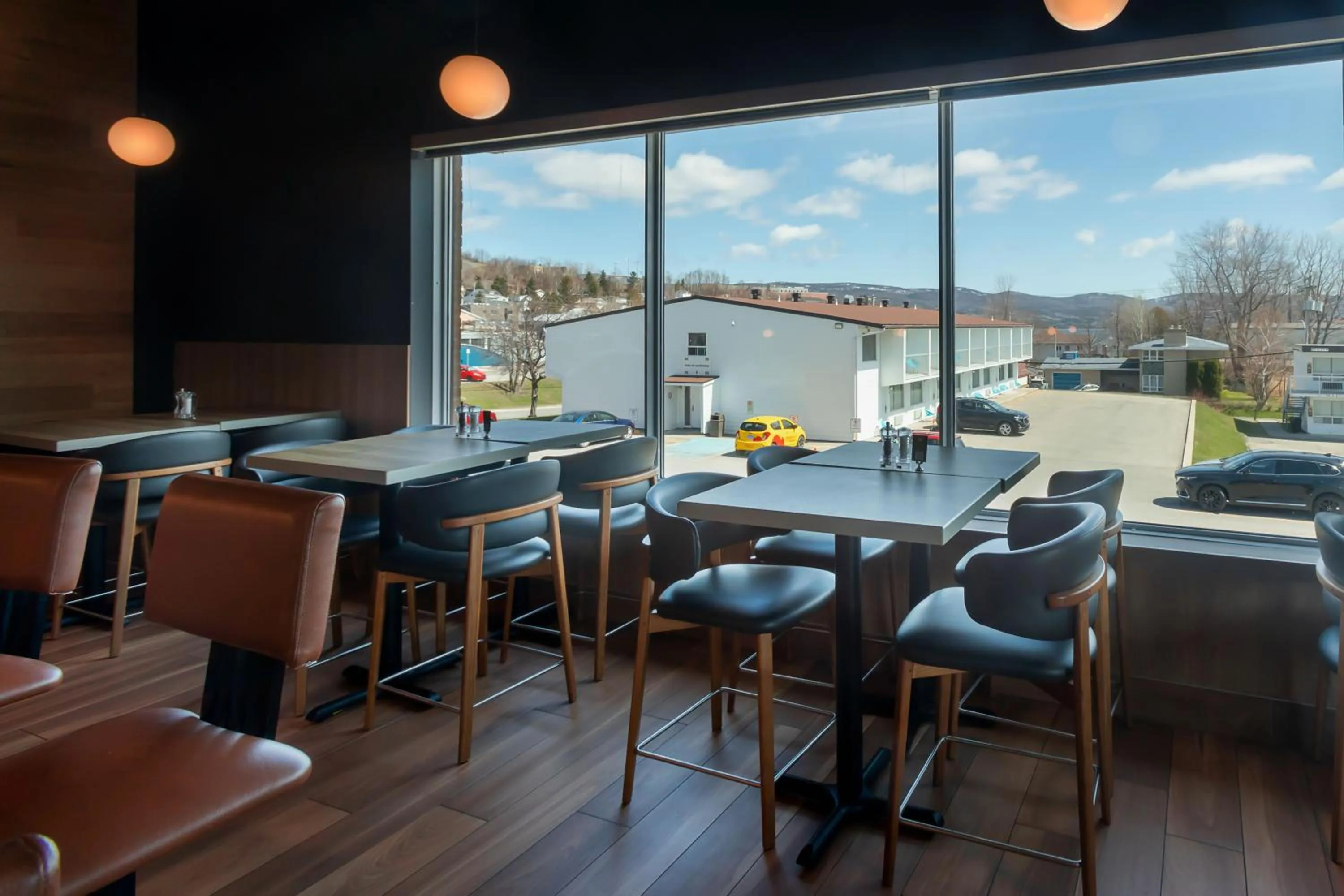 Restaurant/places to eat in Rodeway Inn