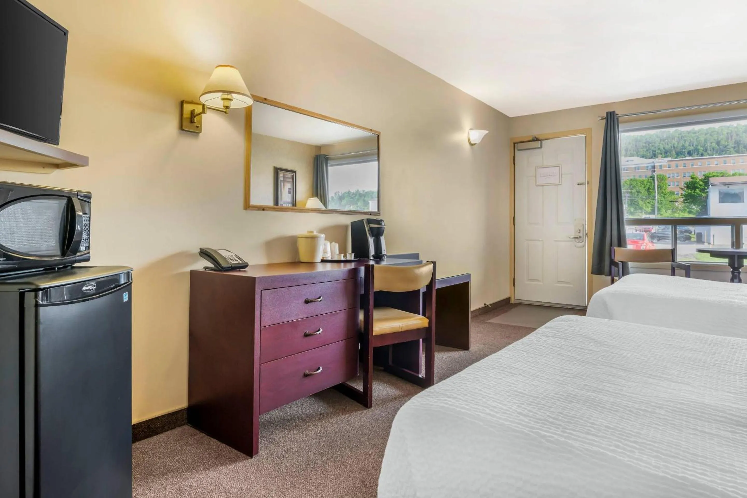 Bedroom, Bed in Rodeway Inn
