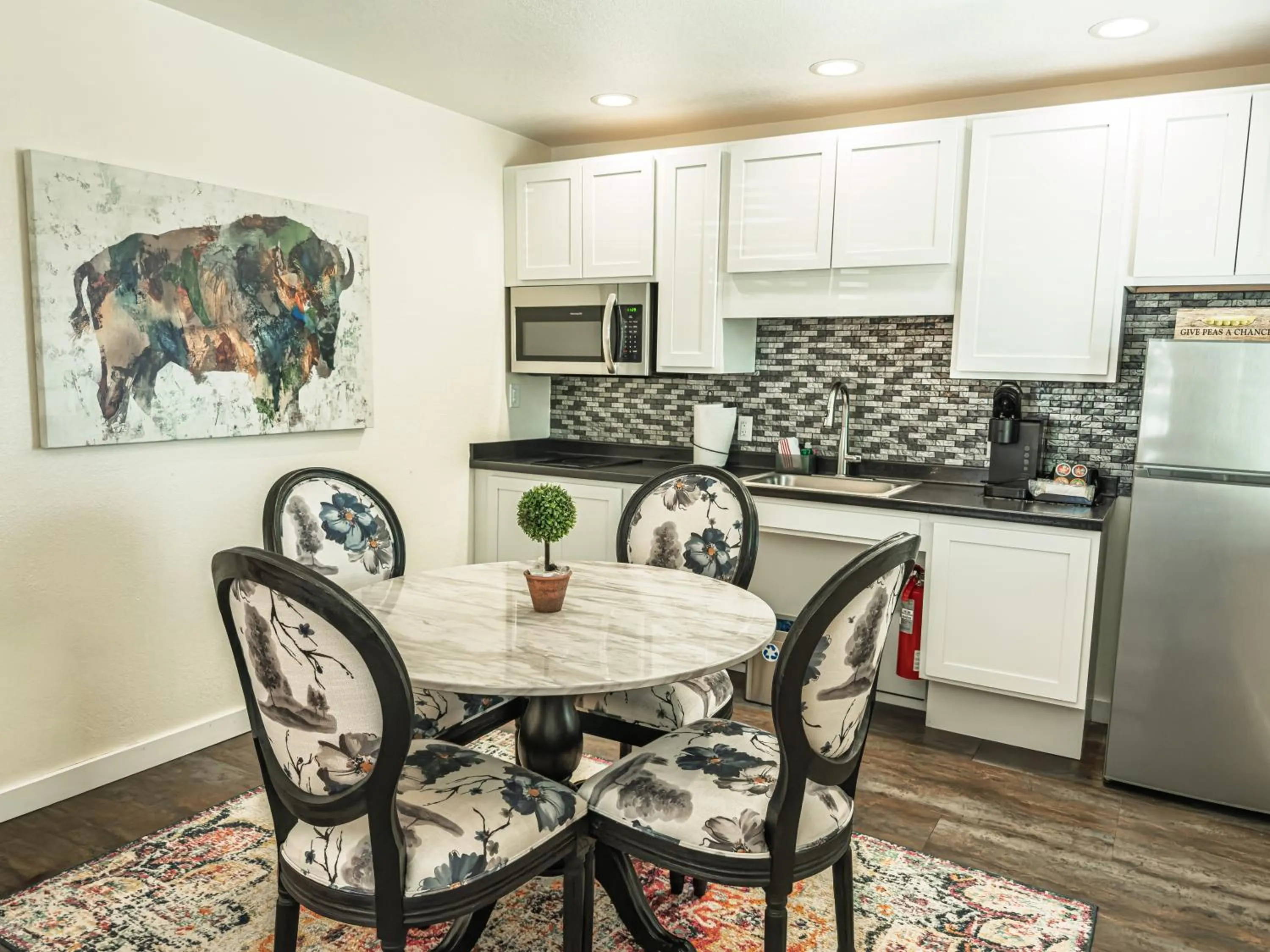 Kitchen or kitchenette in EO Bungalows, Black Hills