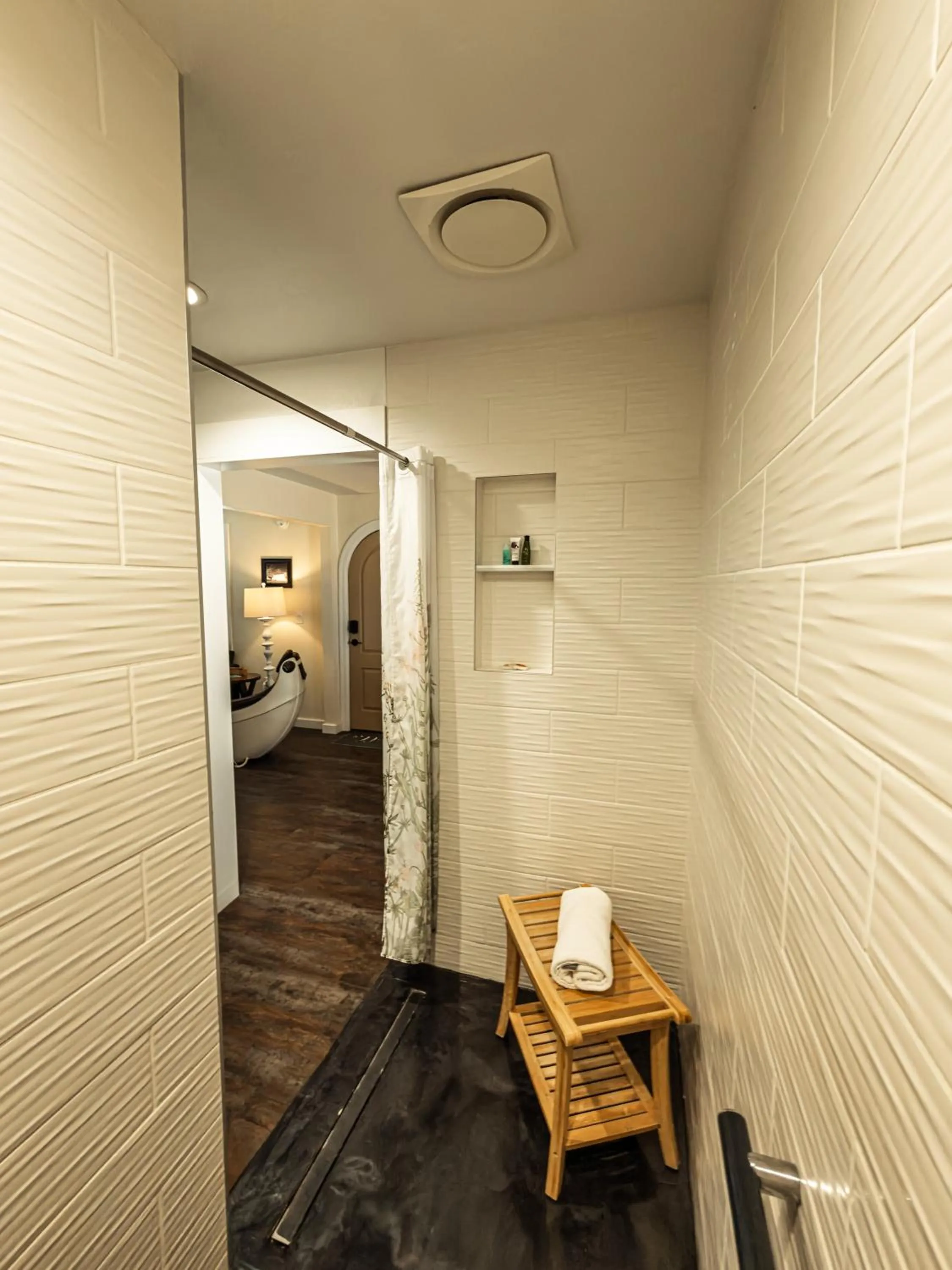 Shower in EO Bungalows, Black Hills