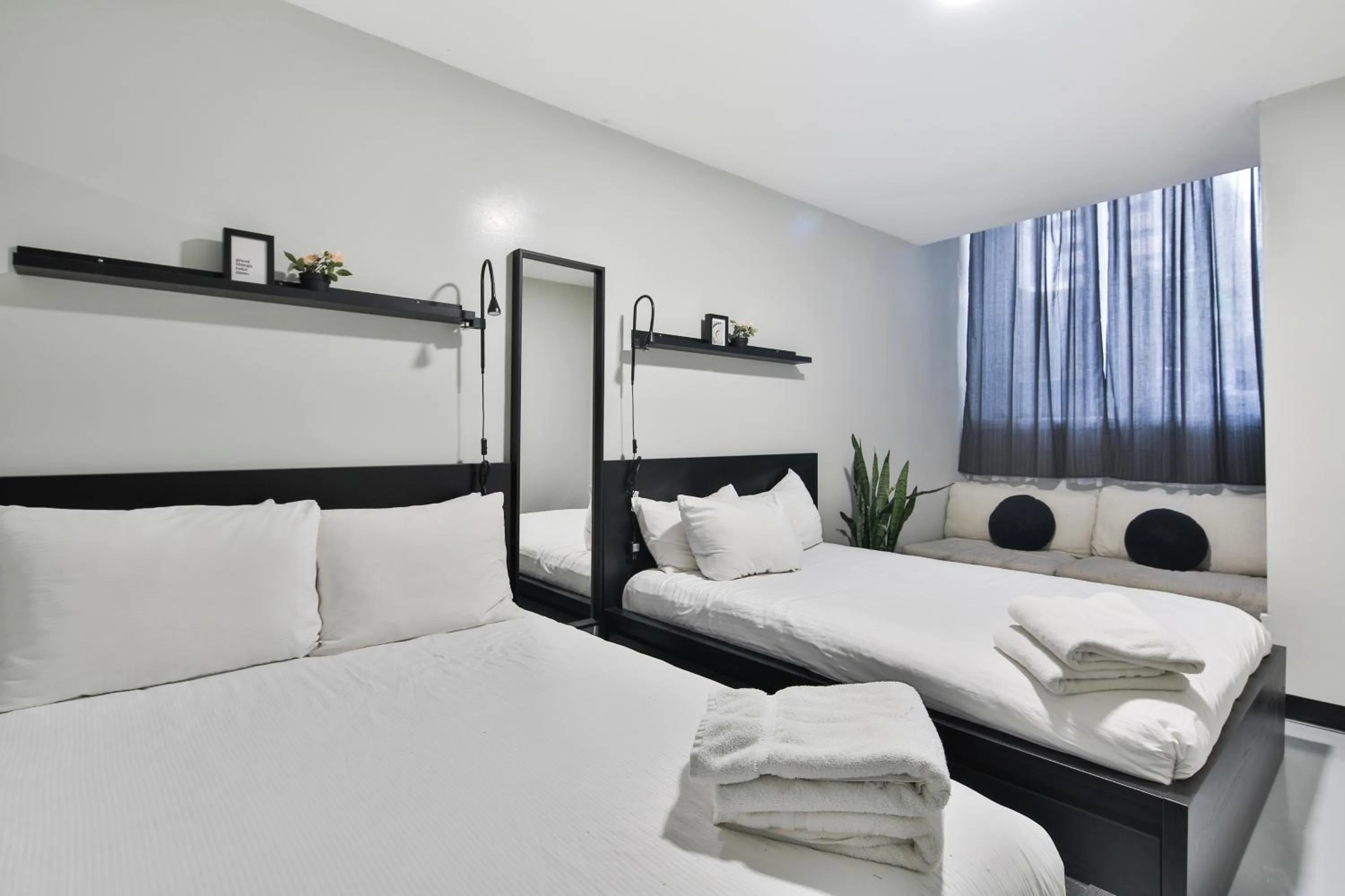 Bed in Parc Avenue Lofts