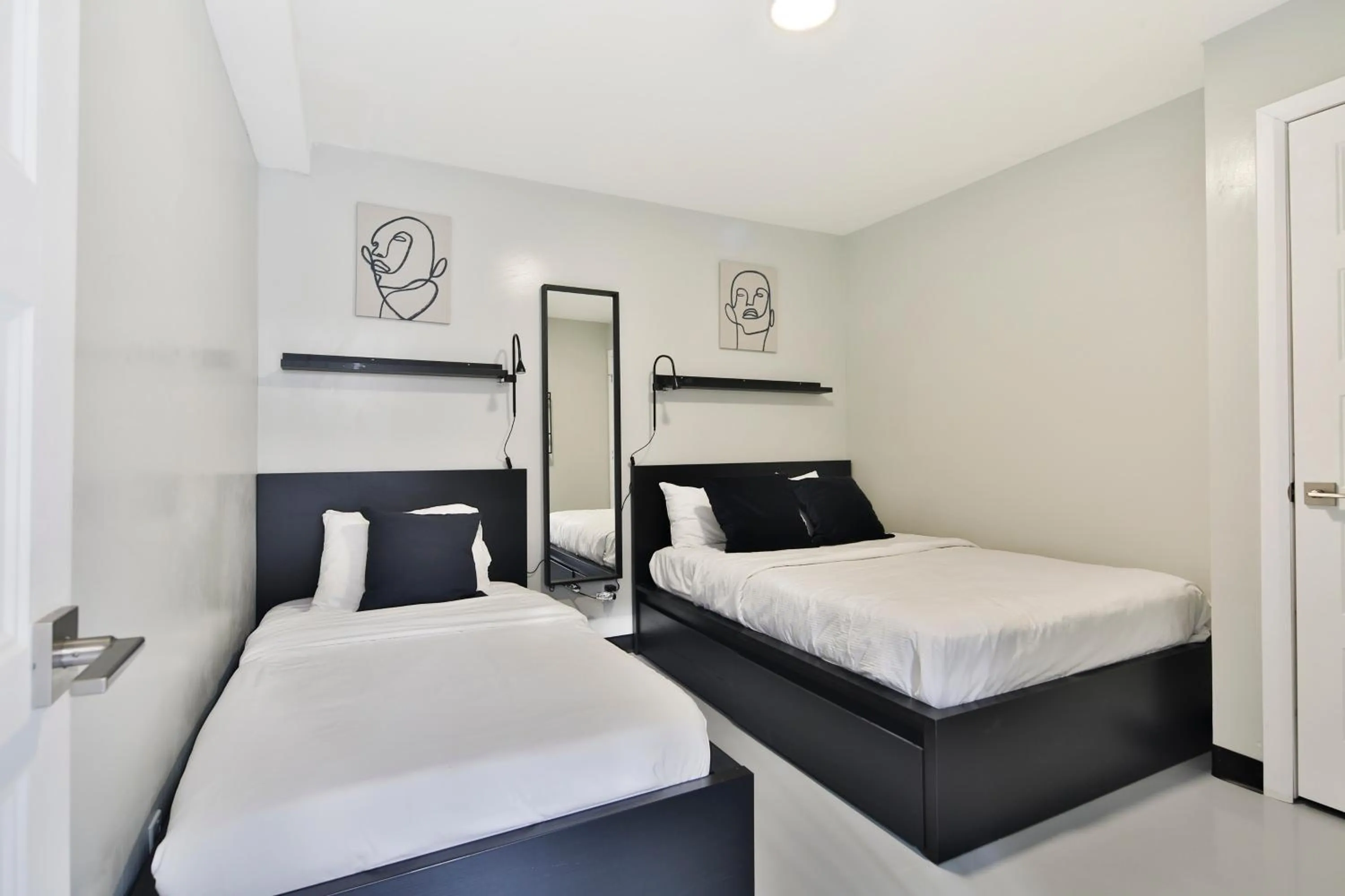 Bed in Parc Avenue Lofts