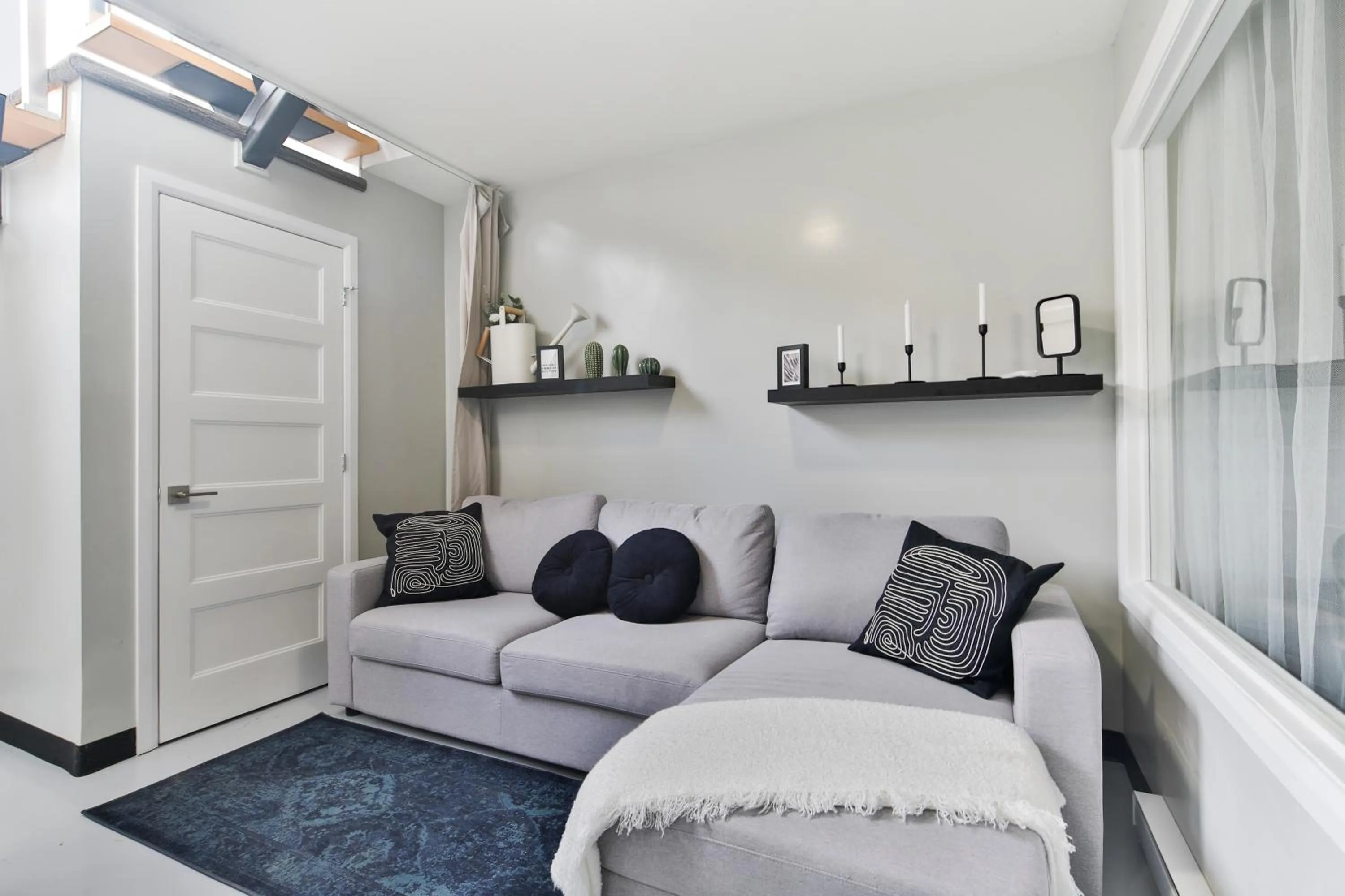Living room in Parc Avenue Lofts