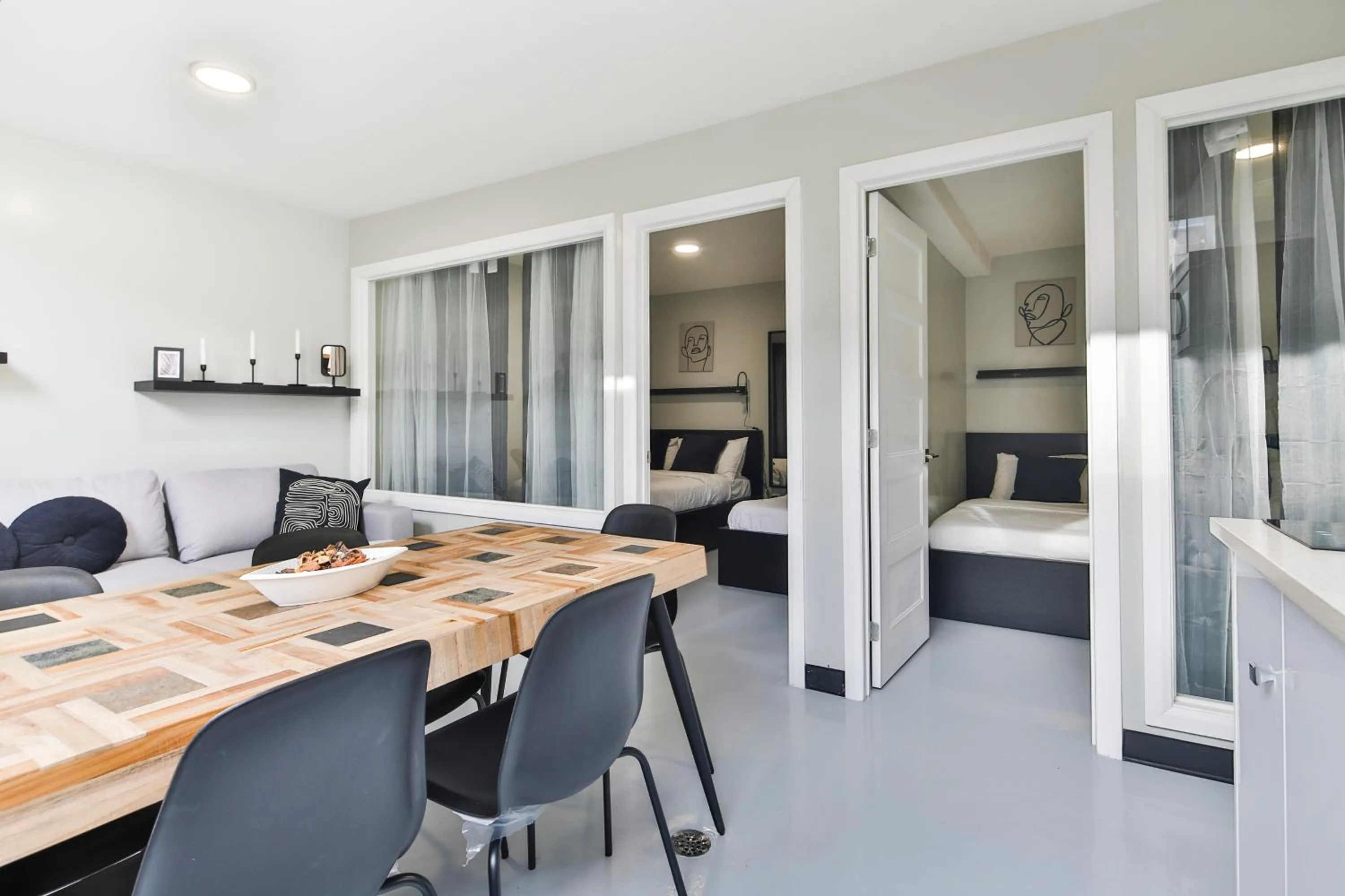 Photo of the whole room in Parc Avenue Lofts