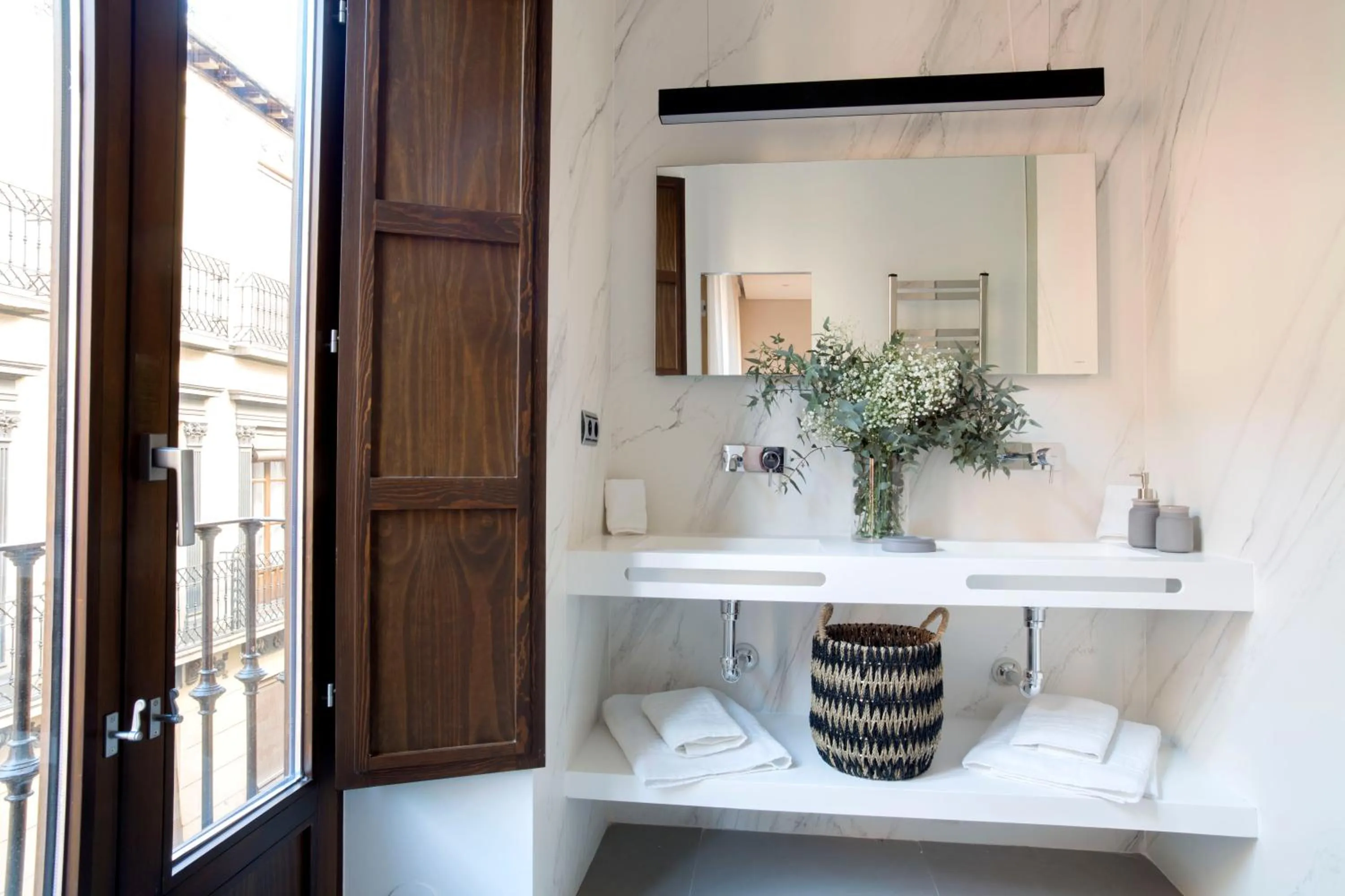 Bathroom in U-Sense Granada Catedral