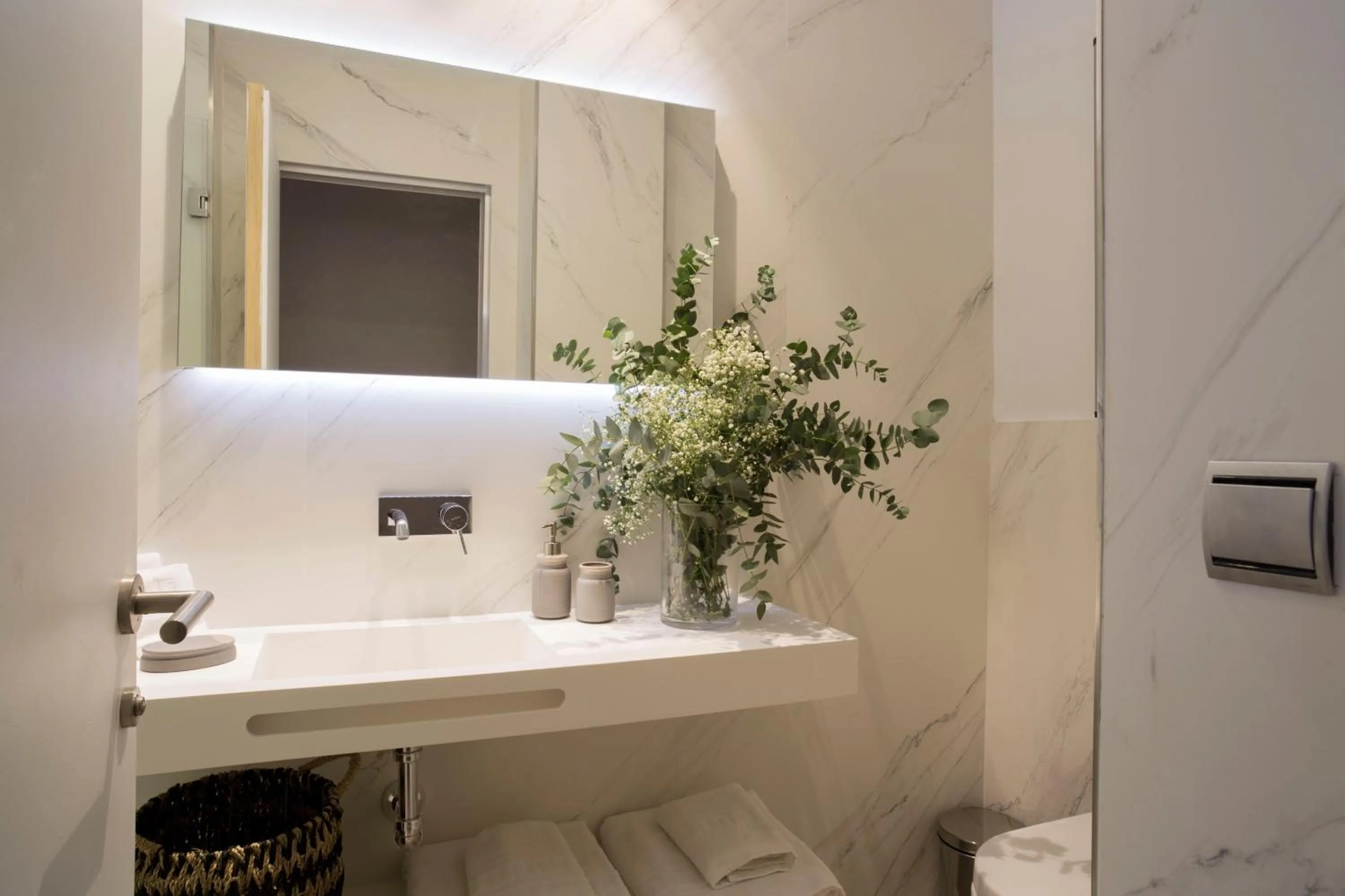 Shower in U-Sense Granada Catedral