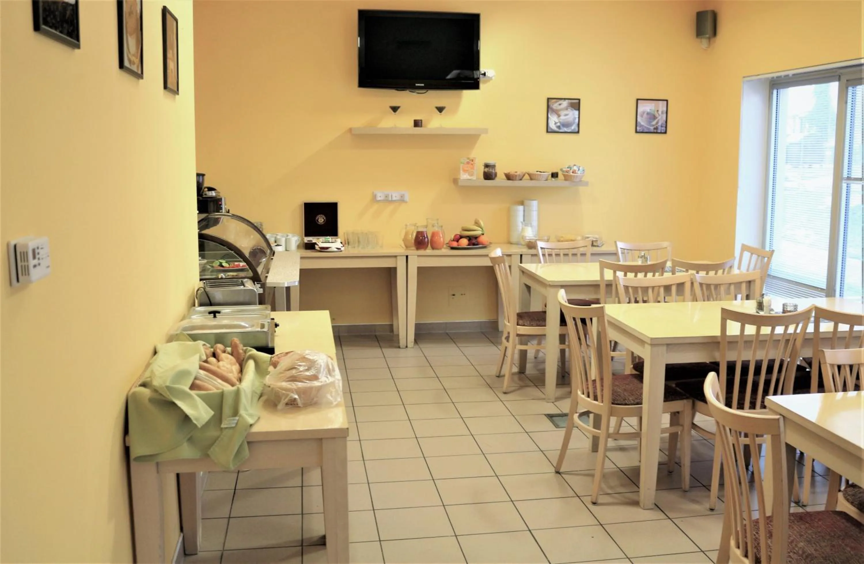 Breakfast in Hotel Petra