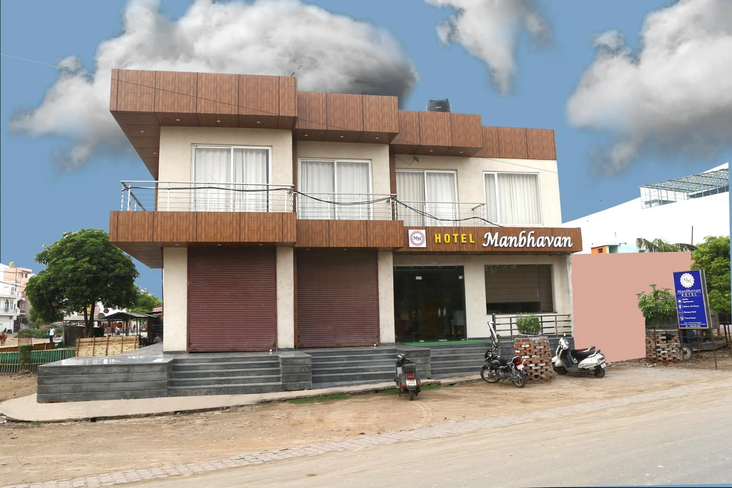 Property building in Hotel Manbhavan