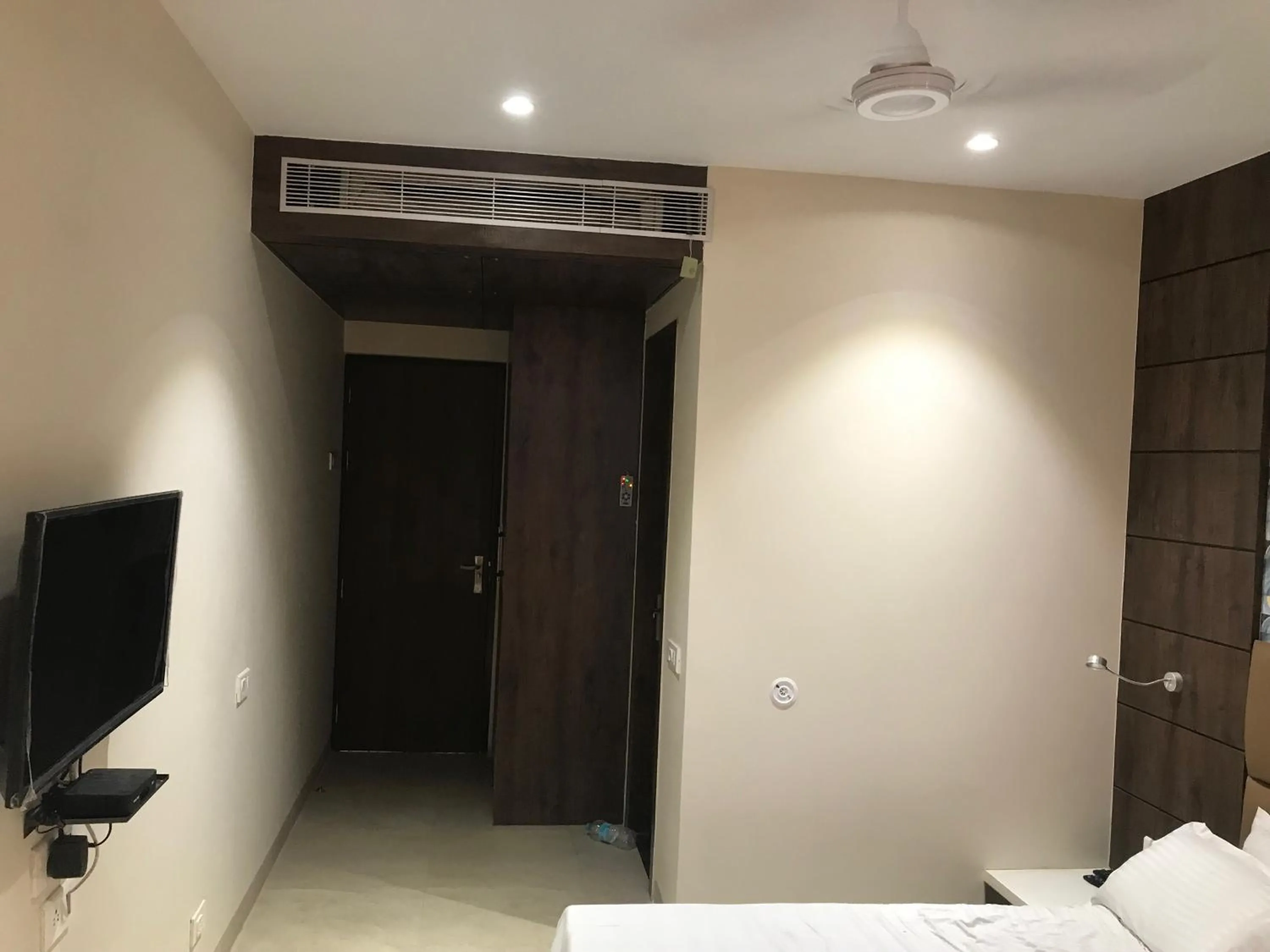 Bedroom, Bed in Hotel Manbhavan
