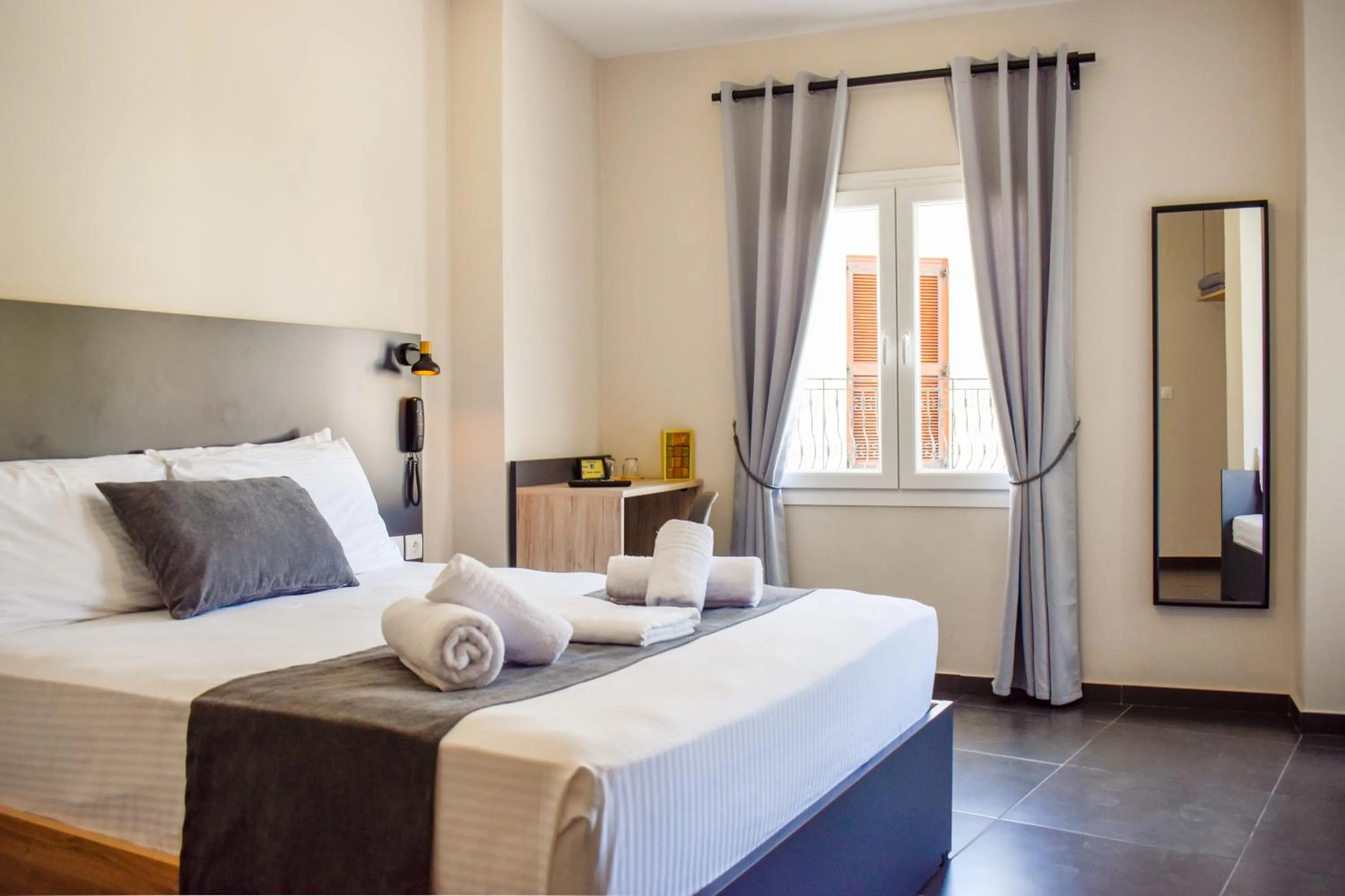 Photo of the whole room in Entelia