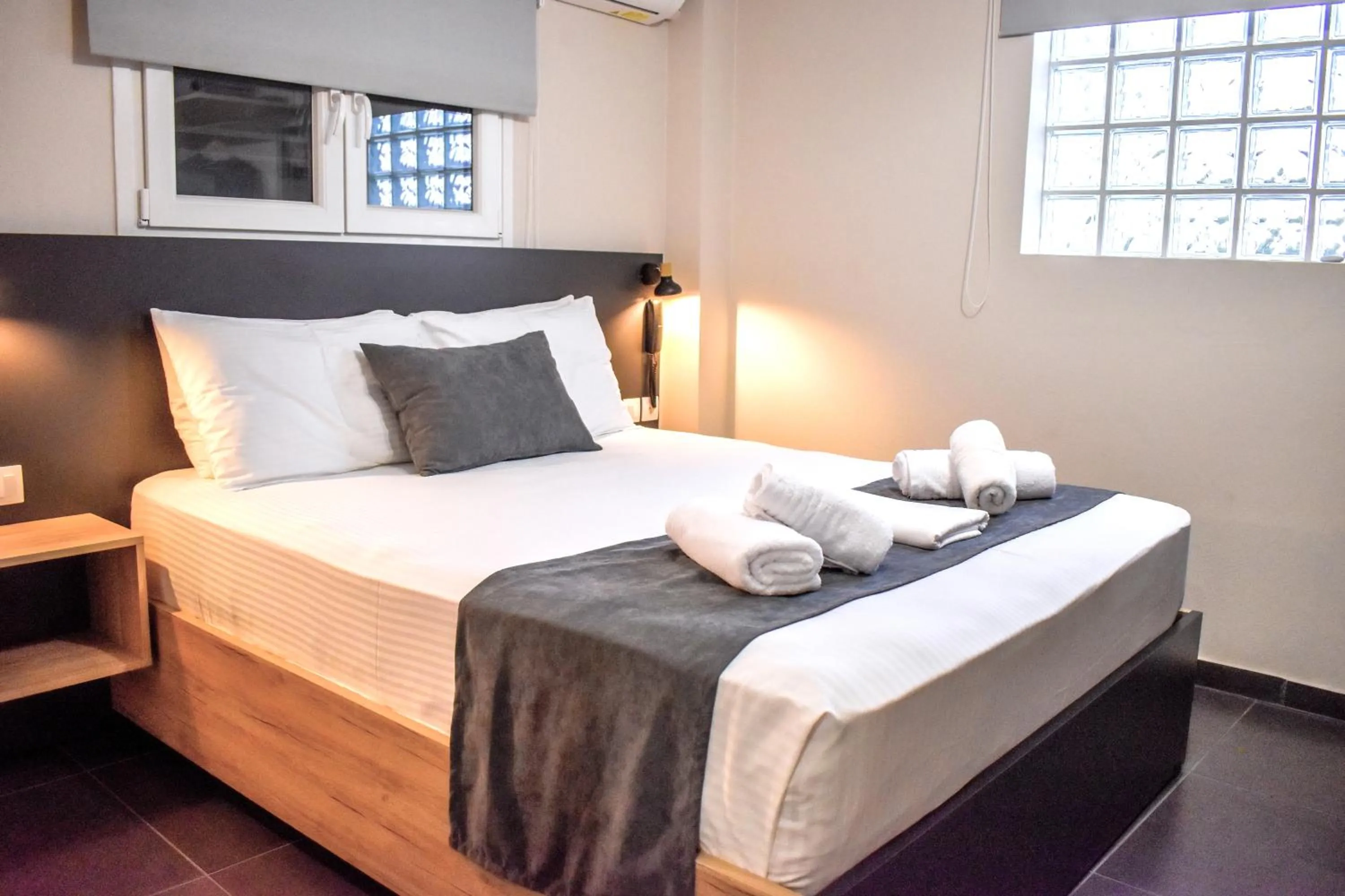 Photo of the whole room in Entelia