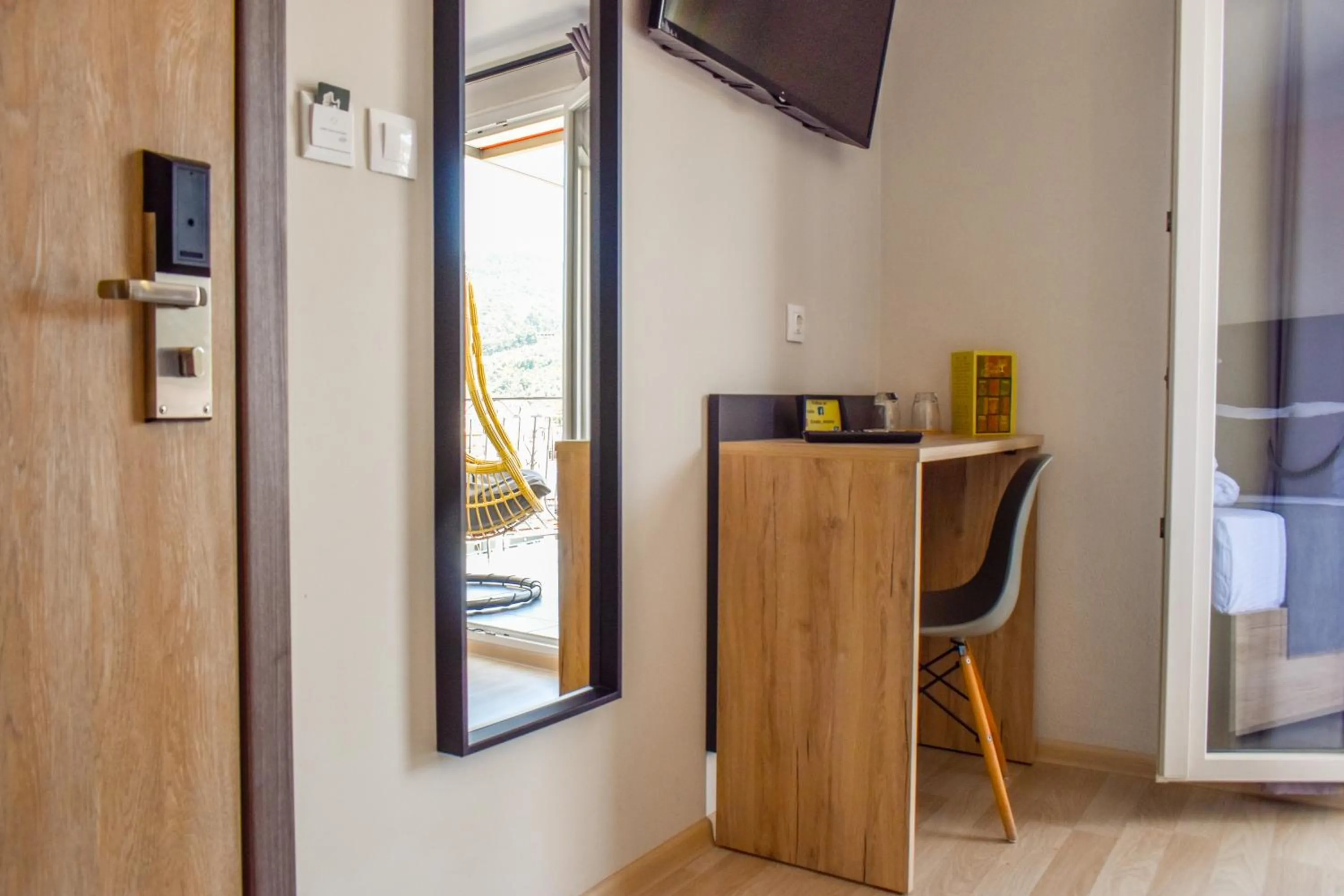 Photo of the whole room in Entelia