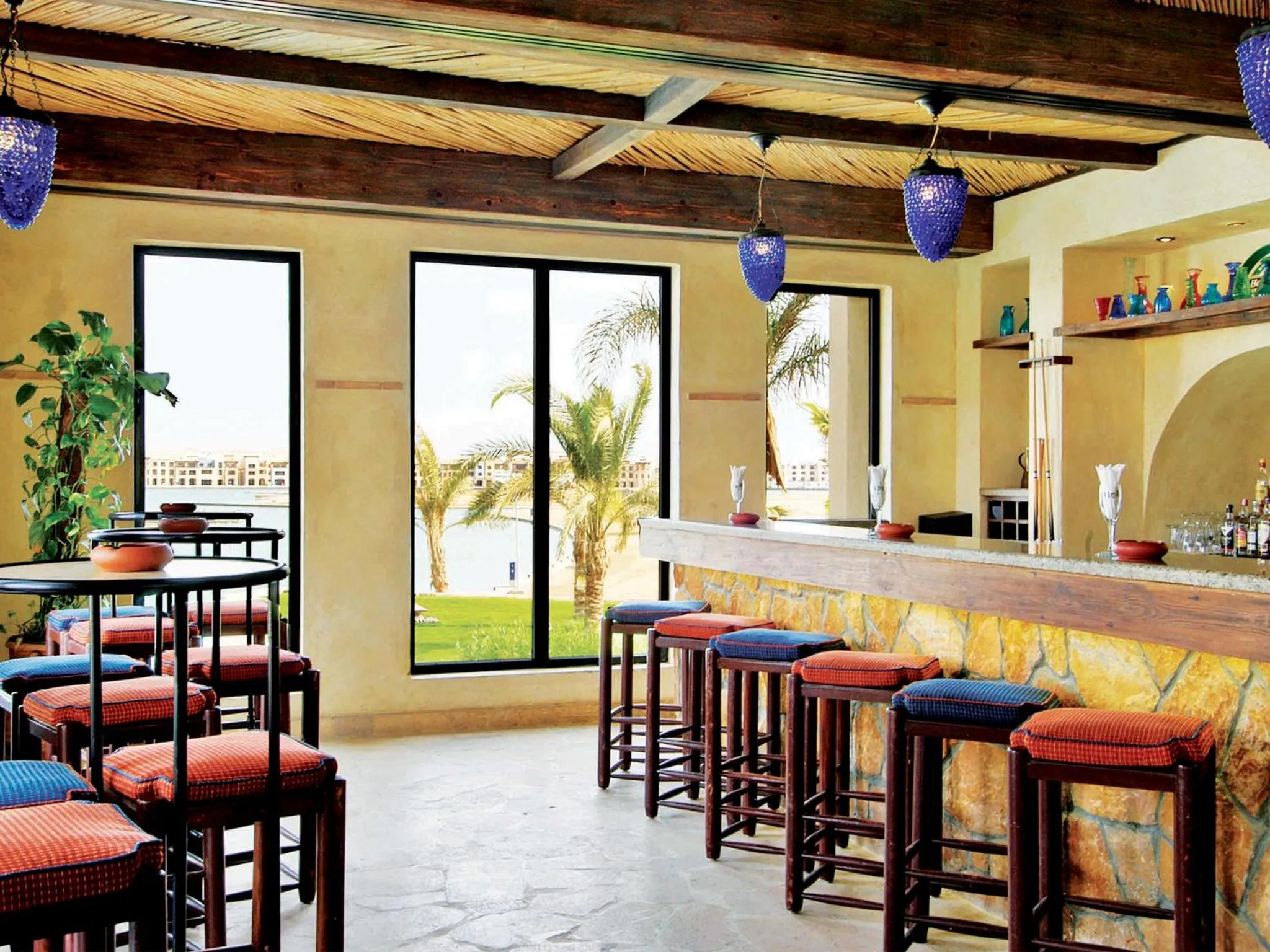 Lounge or bar in Marina Lodge at Port Ghalib